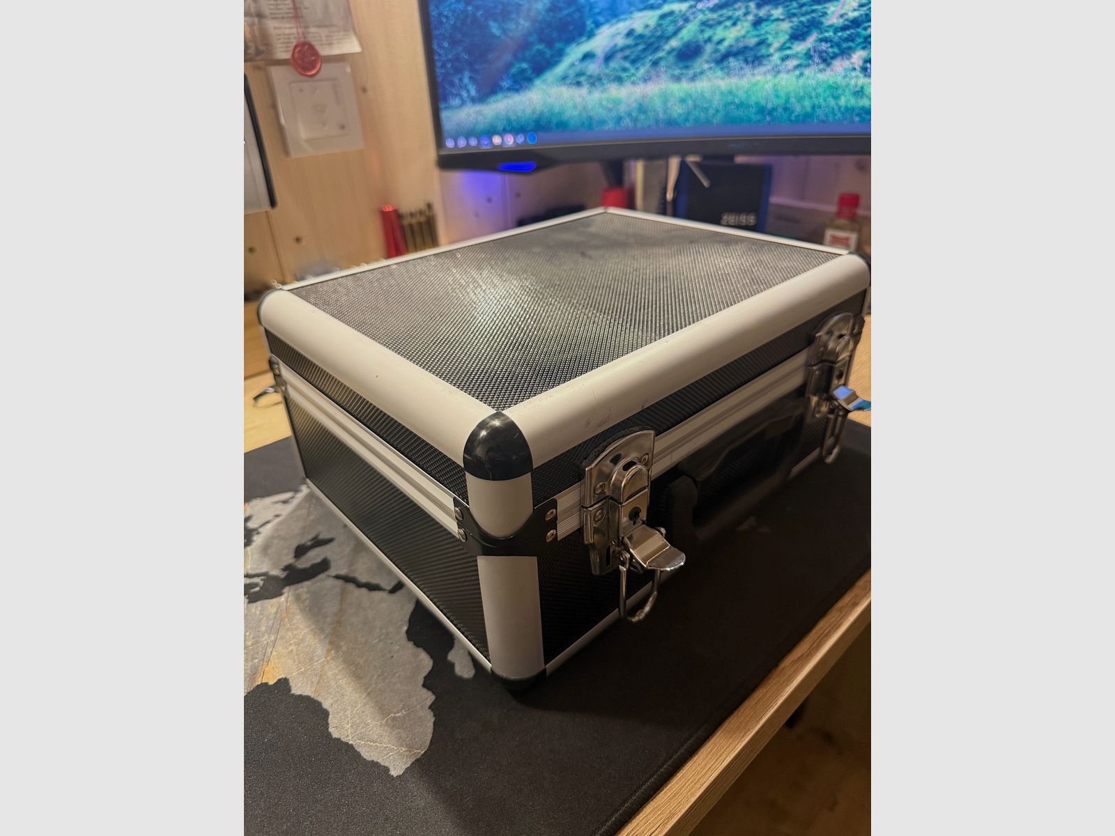 Wärmebildkamera (Leica View) plus Nachsatzgerät (Sytong HT66) im Koffer inkl Akku für das Nachsatzgerät und Ladekabeln