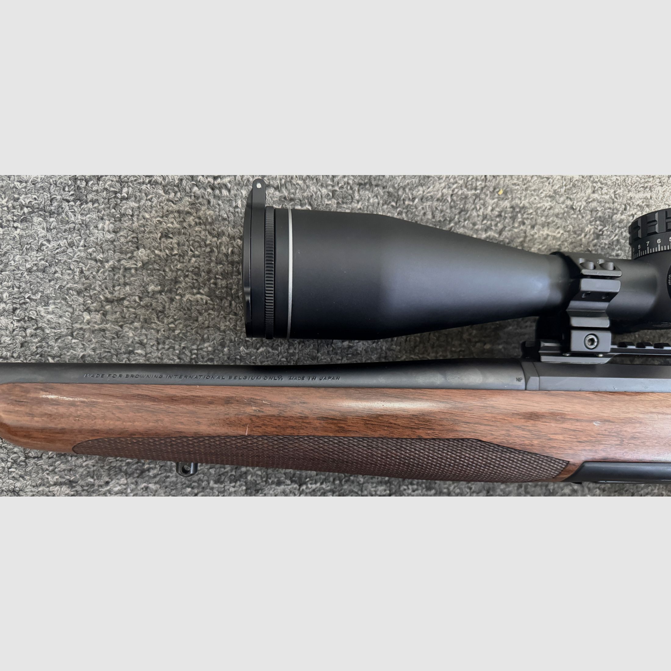 Browning X-Bolt .30-06 mit Mündungsgewinde, Zielfernrohr