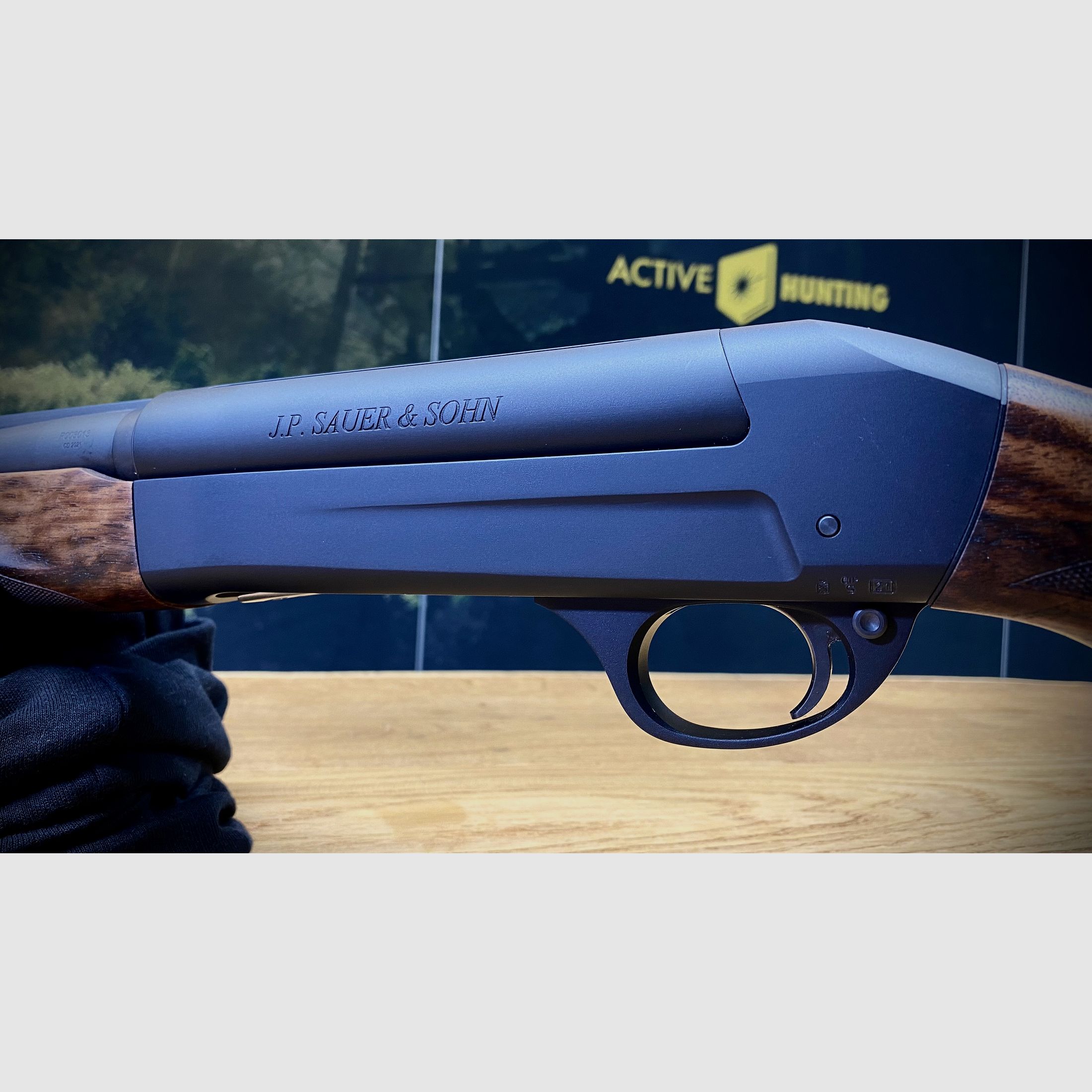 Fusil à répétition automatique Sauer SL5 Ensemble complet / Calibre 12/76 / incluant une mallette, une sangle en cuir, un kit de nettoyage et une casquette Sauer