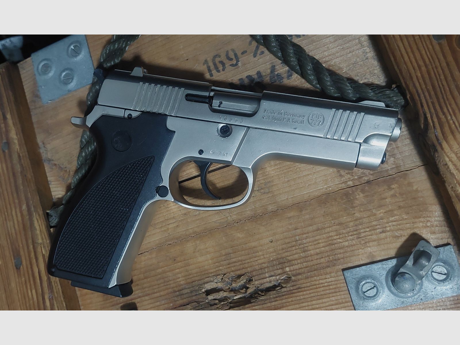 IWG Defender 9 mm P.A.K (PTB 727)