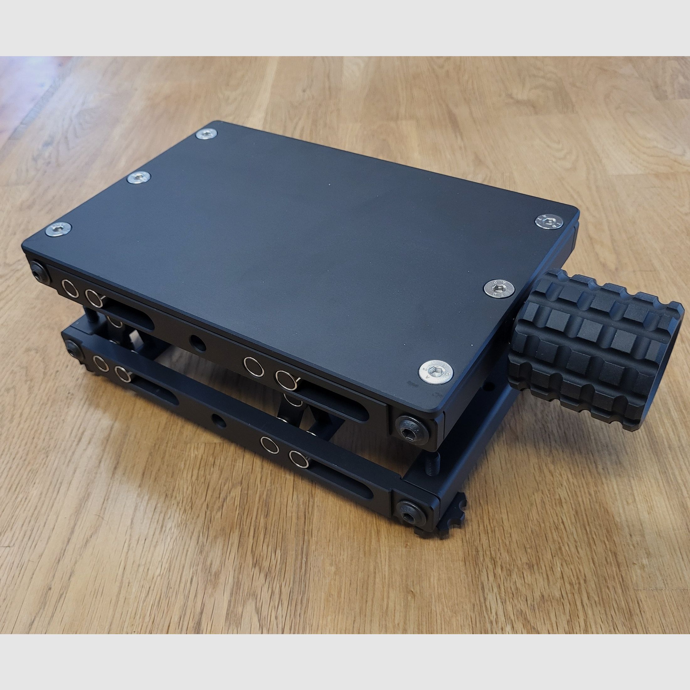 Bears Adjustable Lifter for your Rearbag with Side Adjustment
