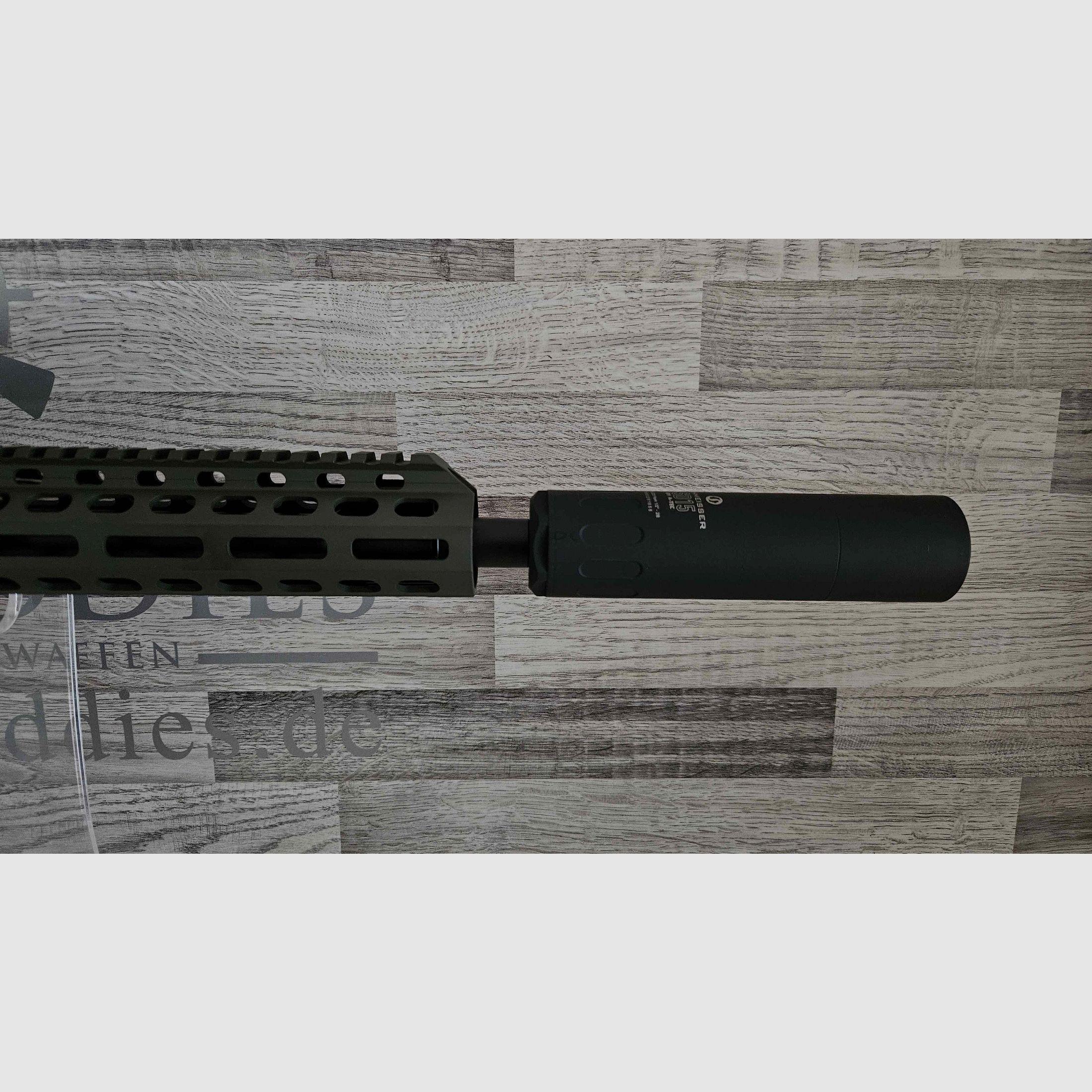 Nowy towar z handlu specjalistycznego - Schmeisser AR15 S4F OD Green 10,5" .223Rem - Zestaw z tłumikiem + lunetą