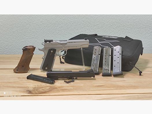 SigSauer 1911 Target Stainless