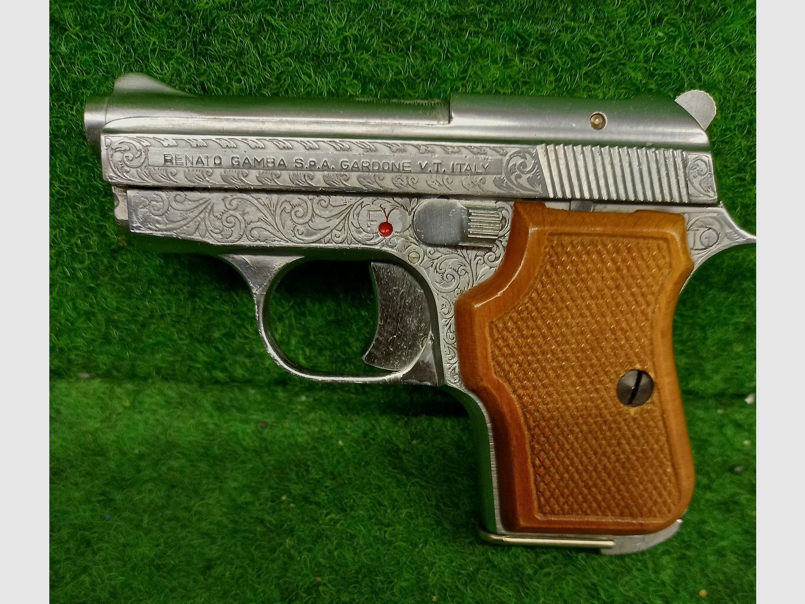Grawerowany pistolet 6,35mmBrowning Renato Gamba