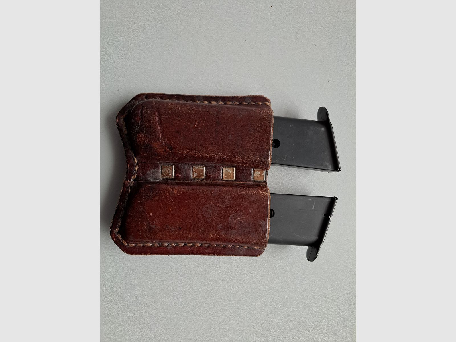 Zwei Magazine P 220 Kal. .45 ACP