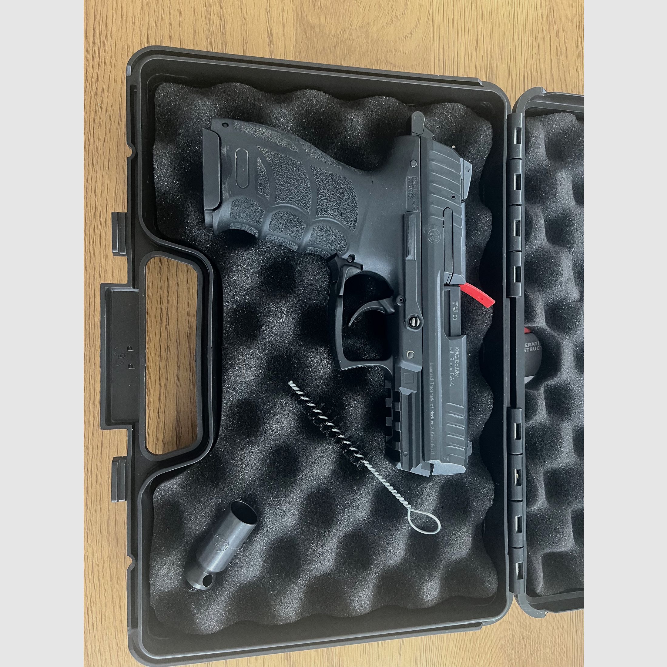 Heckler & Koch P30 PTB incluant la mallette + 49 cartouches à blanc