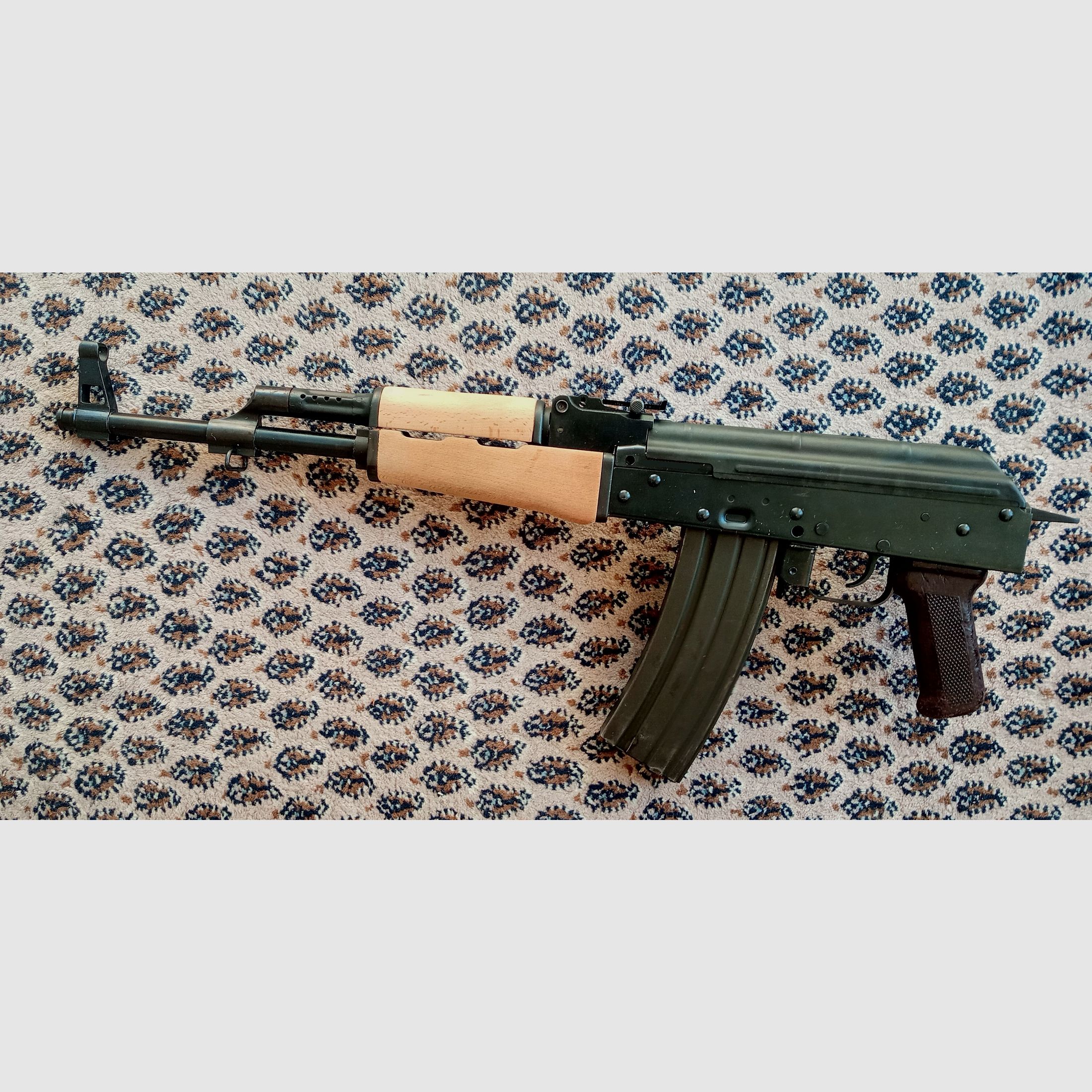 Original AK47 (nicht AKM!) unterer Holz Handschutz aus Buche / Eingepasst für GSG Cybergun Co2 AK47 (China-Yunker)