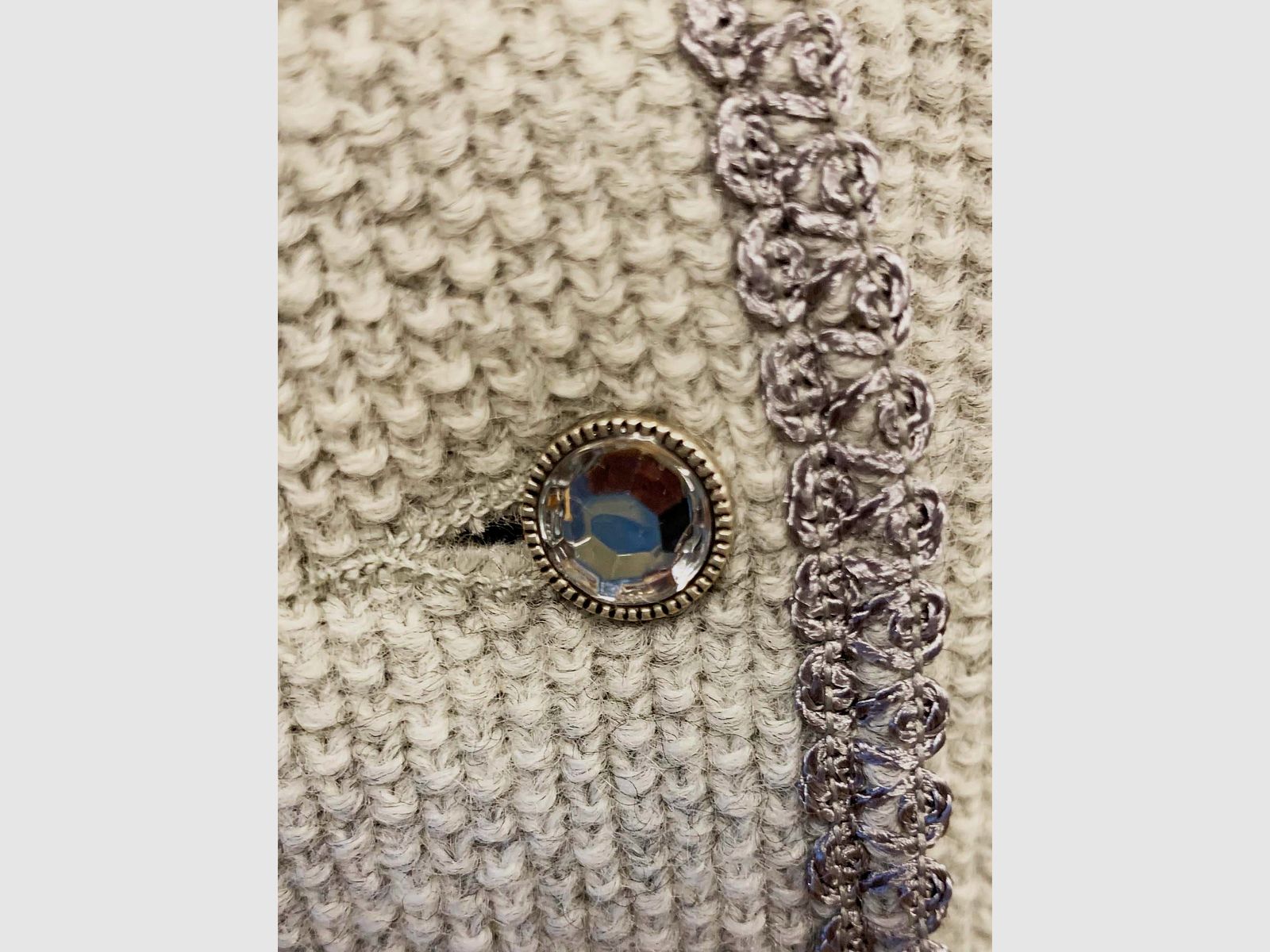 Litzlfelder Strickjacke mit edlem Kragen in silber