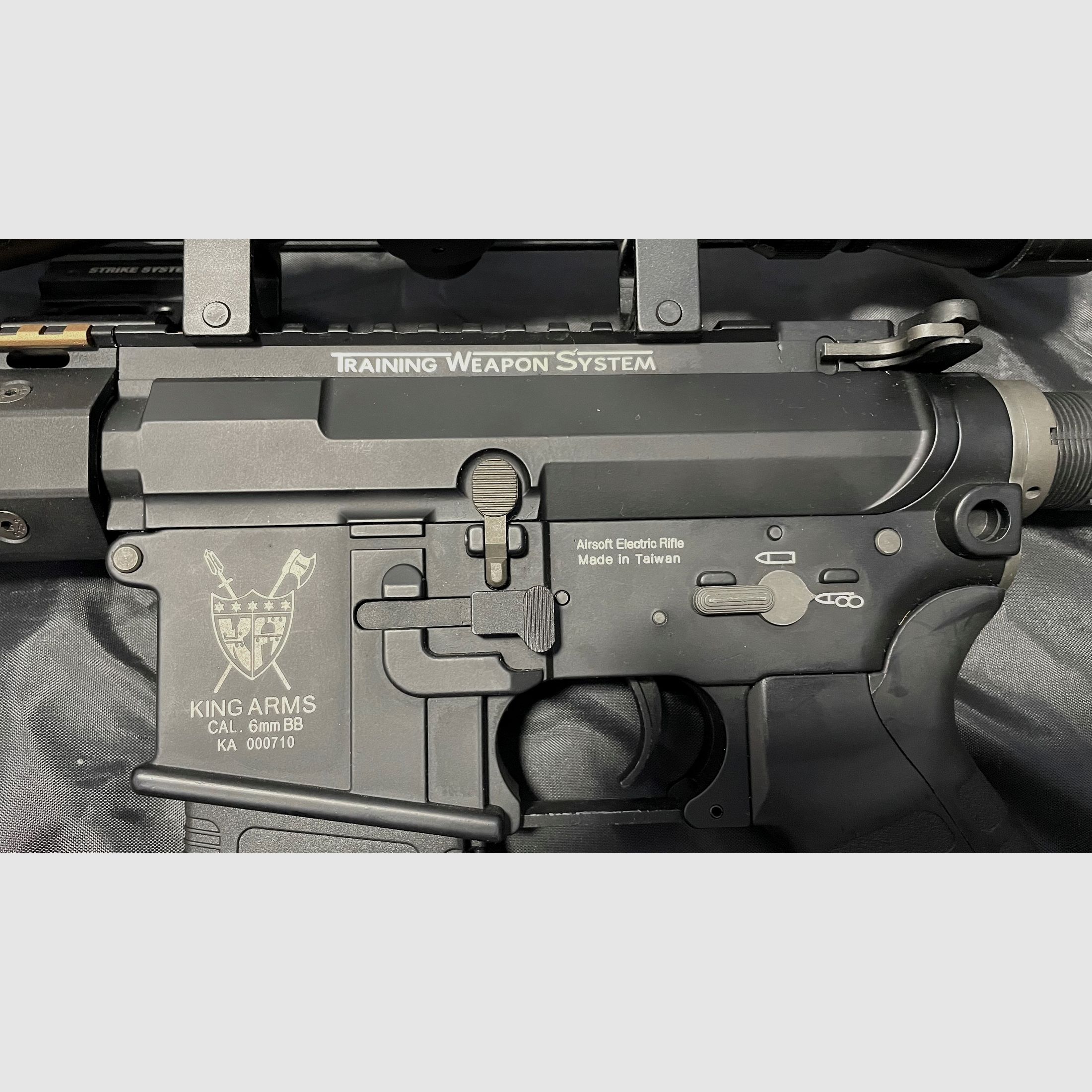 King Arms M4 TWS KeyMod Dinosaur Elite Vollmetall S-AEG 6mm BB schwarz