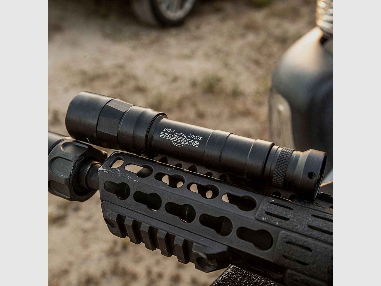 Surefire – Linterna M640DFT Turbo Scout Pro – Negra – 700 lúmenes – M640DFT-BK-PRO, imagen 10 de 13