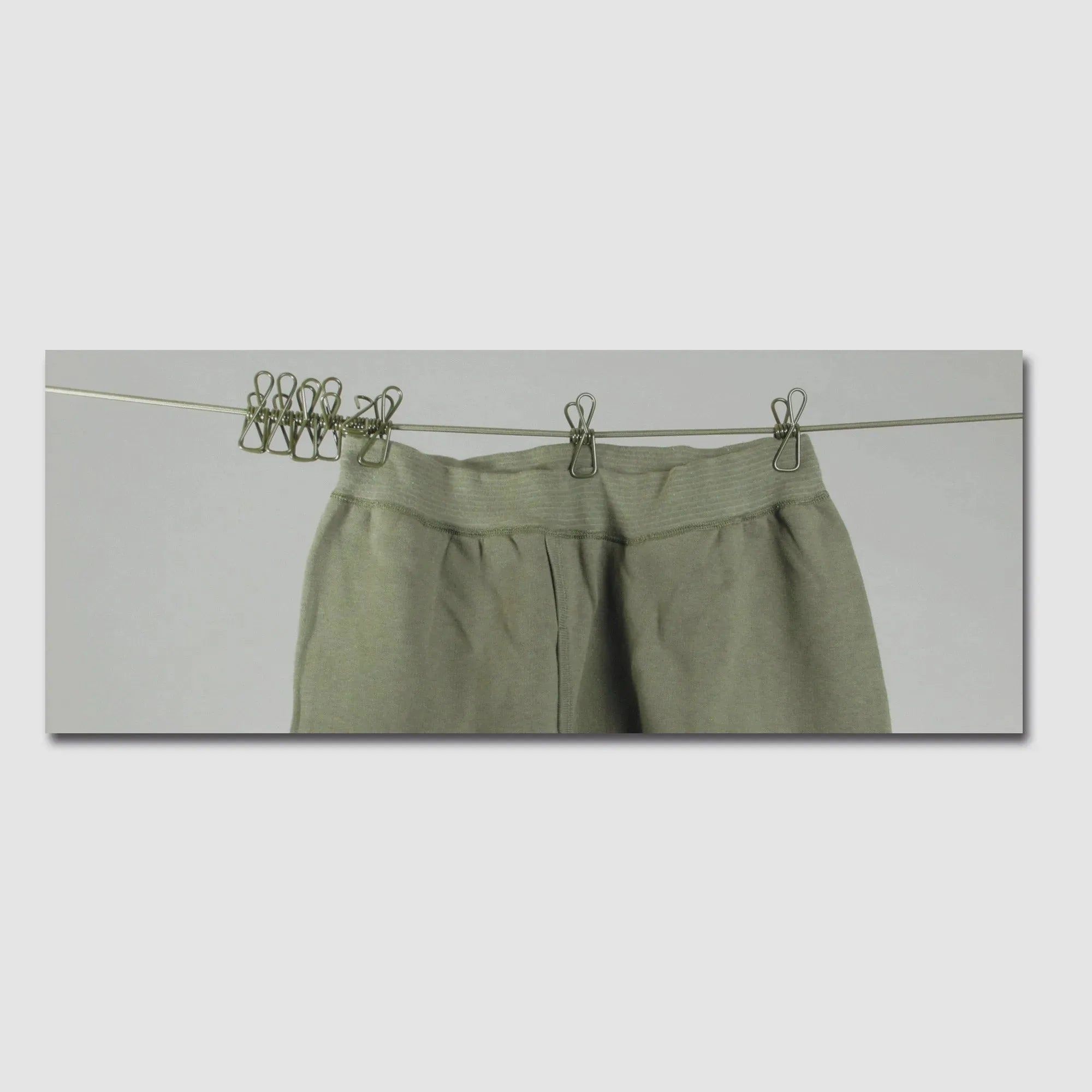 Mil-Tec laundry line expander with clips