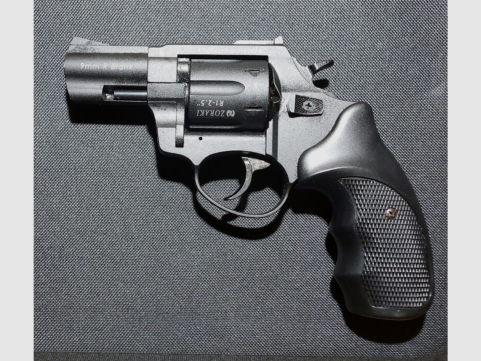 Zoraki R1 2.5 inch blank-firing revolver caliber 9mm R.K. black (PTB 1022)