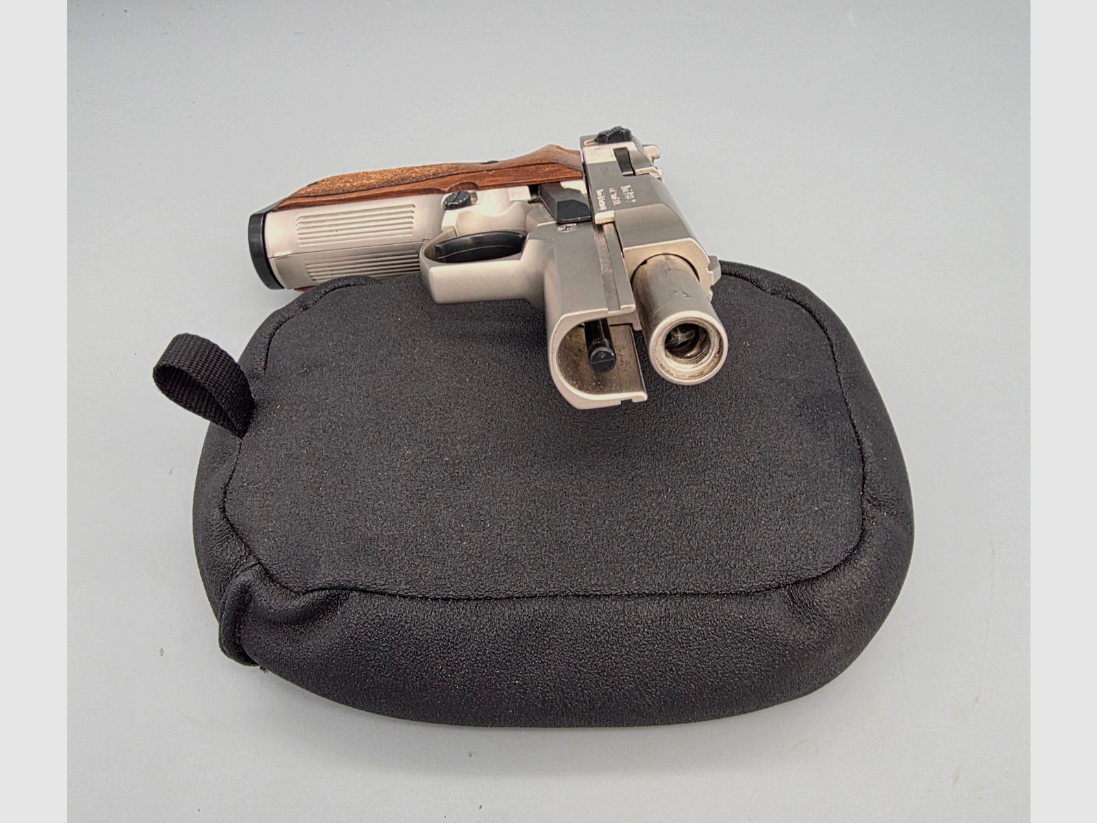 Collector rare Walther P88 caliber 9mm PAK in nickel with wooden grips from the year 2002 with PTB 764 blank firing SRS