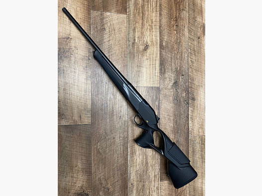 Blaser R8 Ultimate Carbon	 mit verstellbarem Schaftrücken