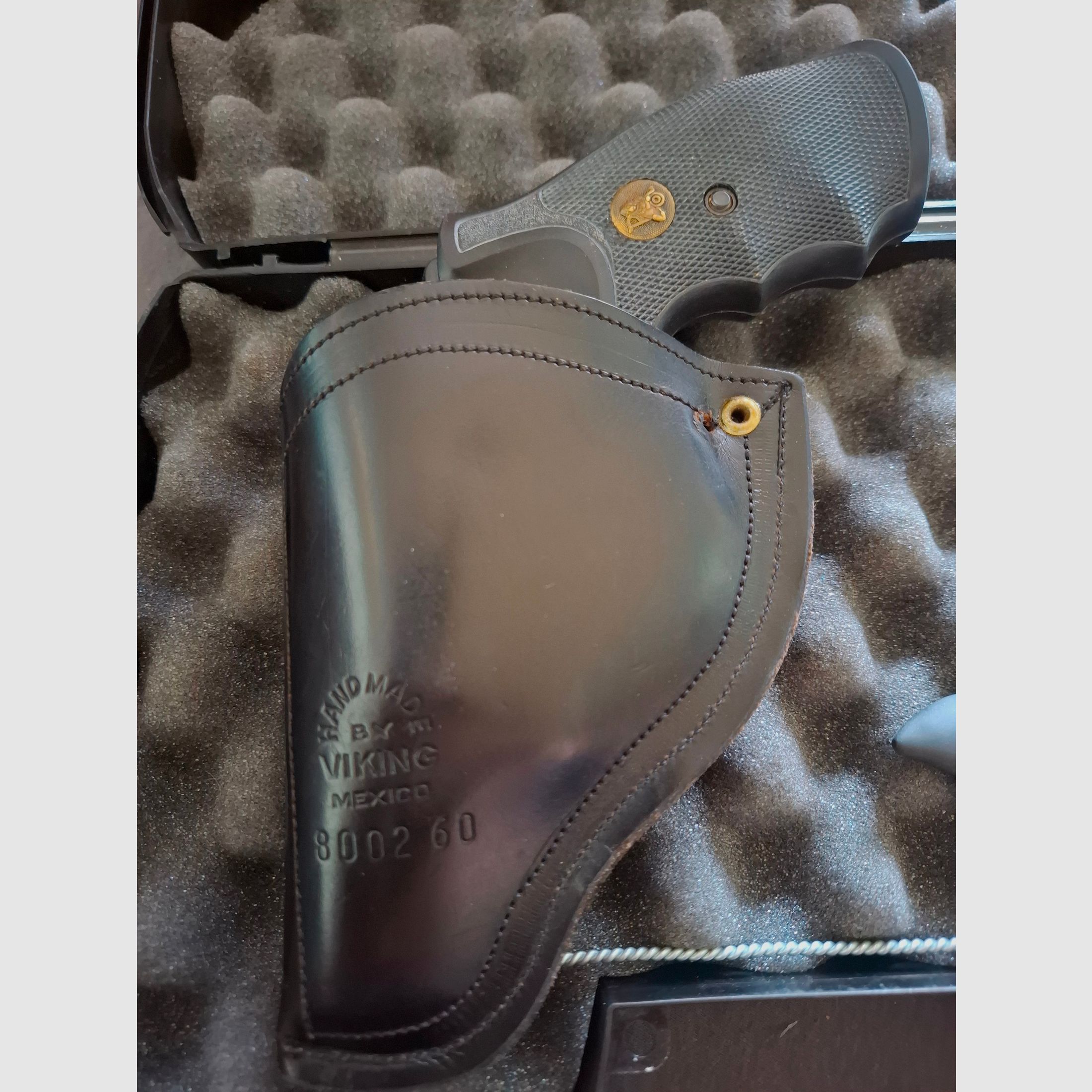 Arminius HW 37 met holster en extra gripplaten