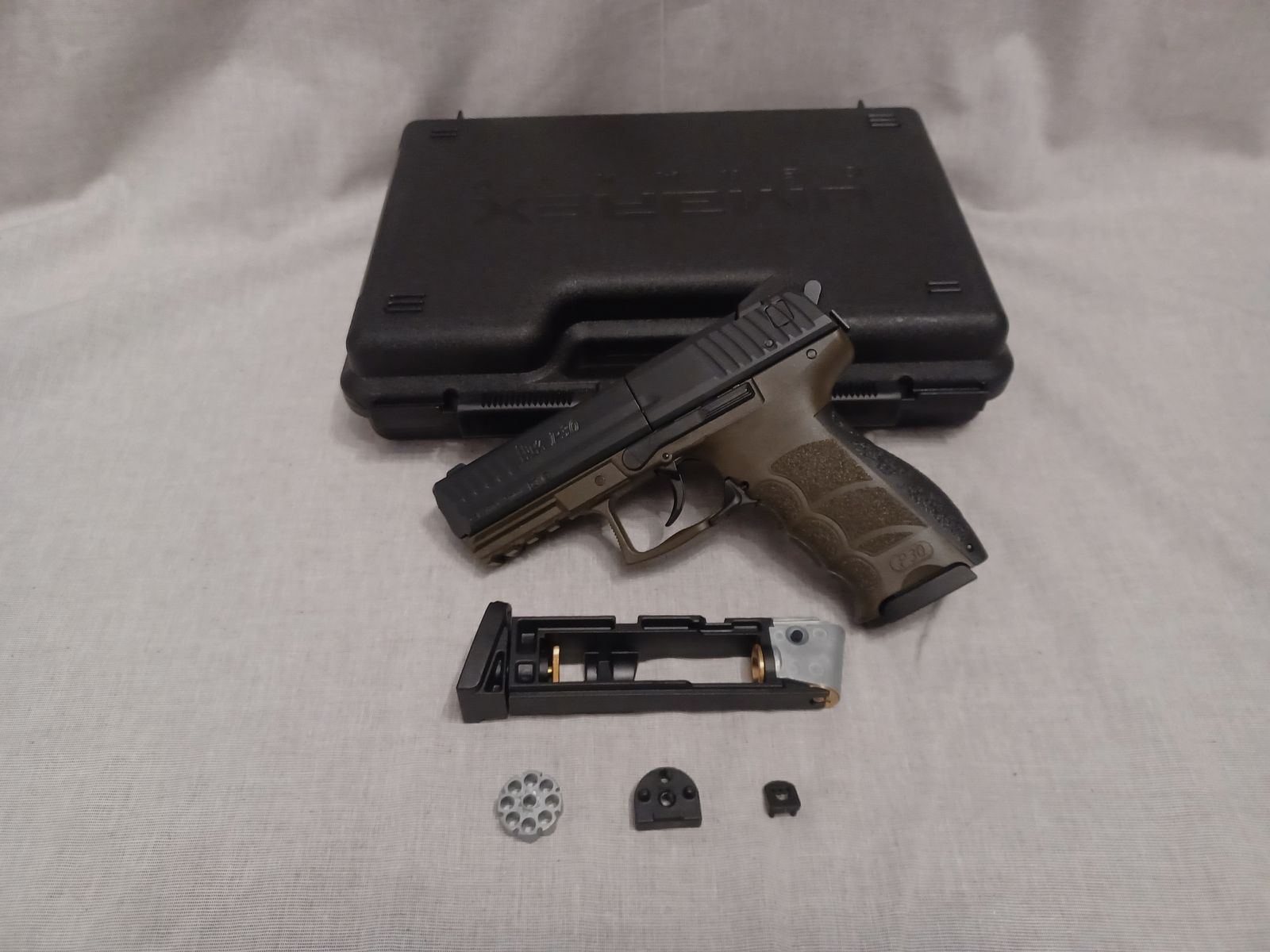 Heckler & Koch P30 OD-green / 4,5 mm BB/Diabolo / CO2 / Pistole / OVP (64)