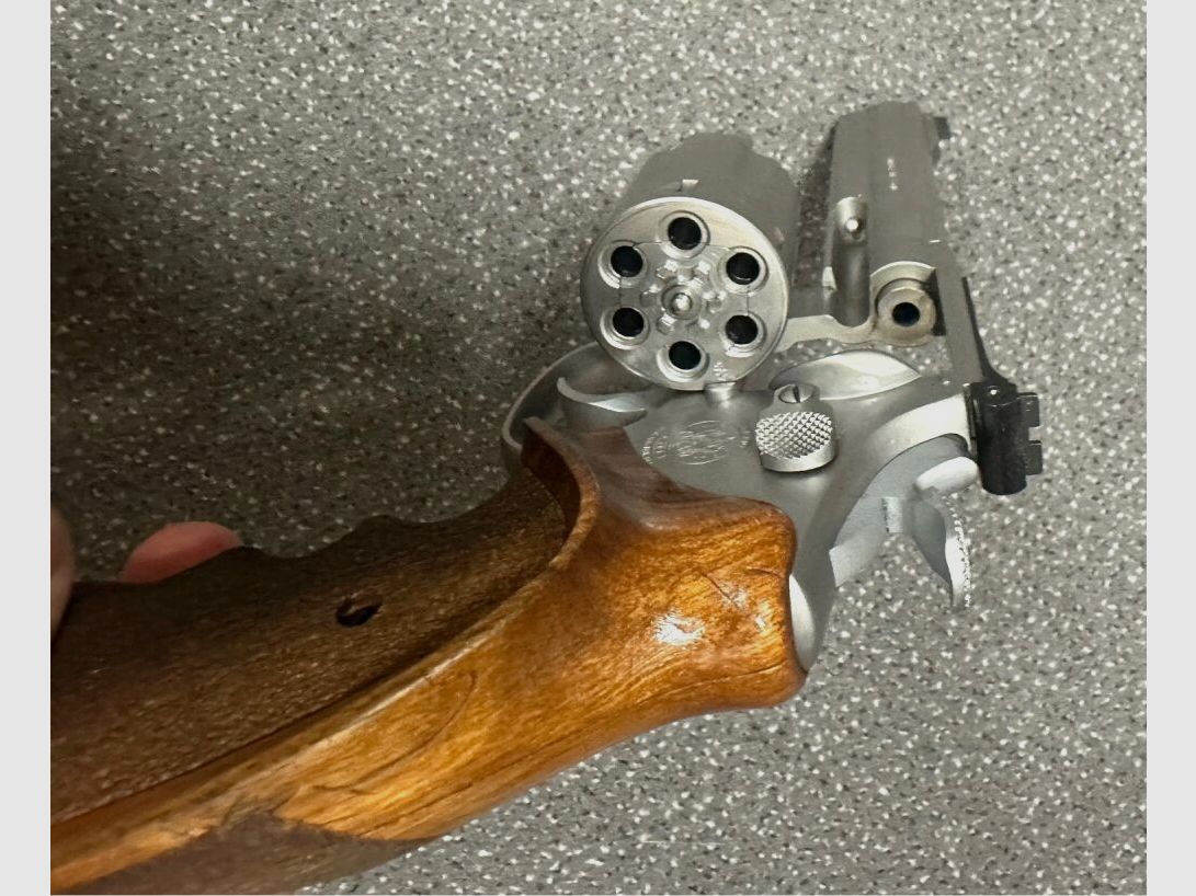 S&W Smith & Wesson 617-1 Target Champion