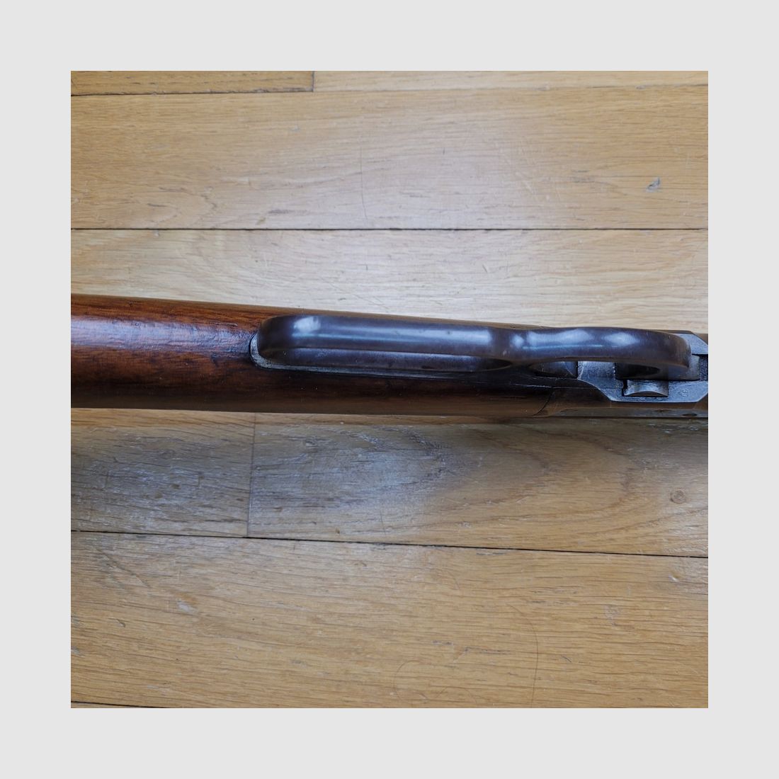 Sehr schöne Winchester Model 1892 – Version „Rifle“ mit rundem Lauf – in 32WCF – New Haven Waffen von 1906 – Schöne amerikanische Nussbaumholz – Sehr schöner Lauf und Mechanismus – Epochen-Hausse Marble – Sehr schöne Beschriftungen – TBE+, Bild 12 von 36