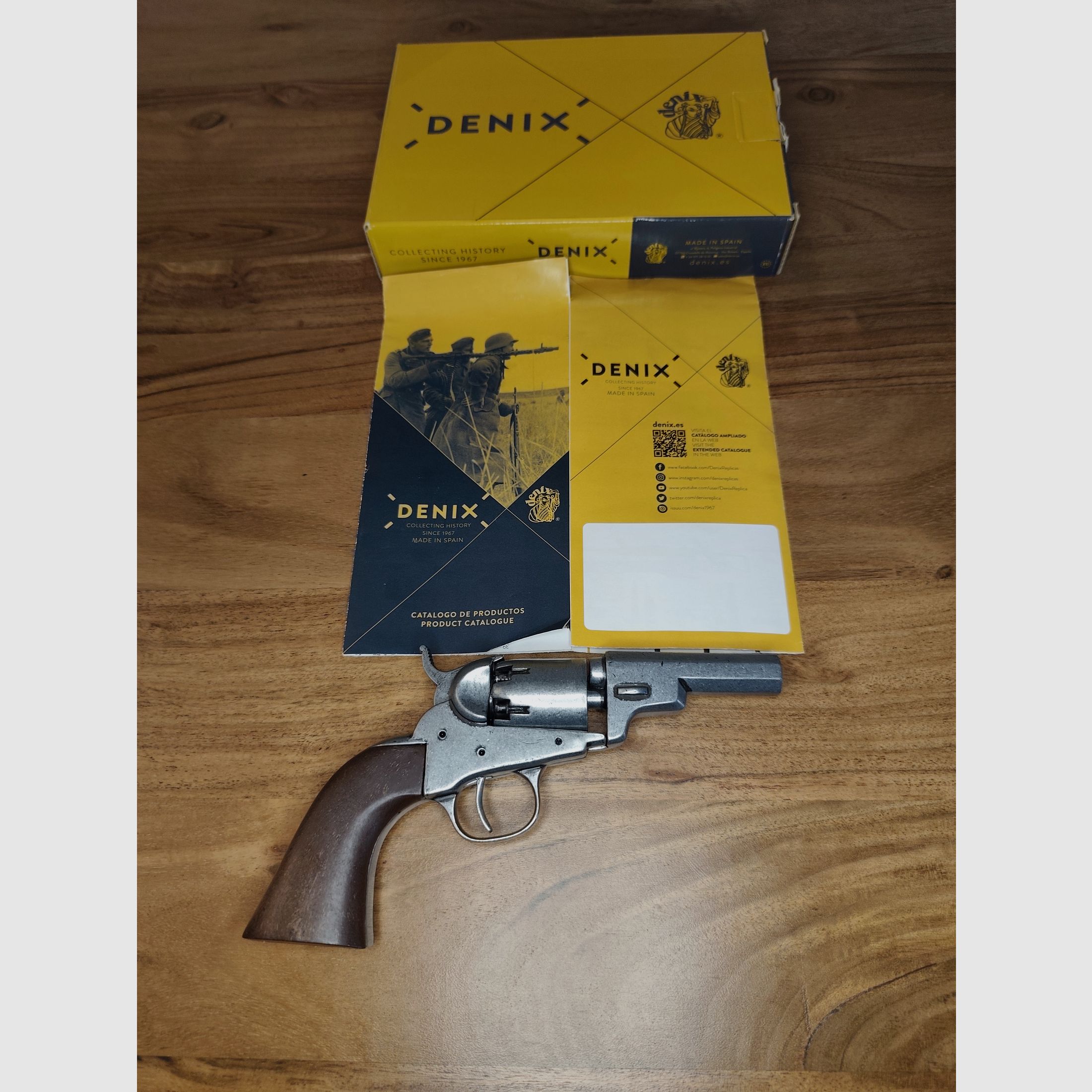 Wells Fargo Colt USA 1849 silber Deko  Neu