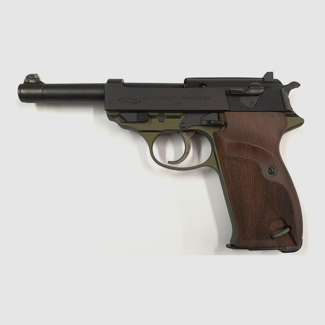 Walther / Schwaben Arms GmbH Sonderedition Pistole Walther P38 im Kleeblatt Grün