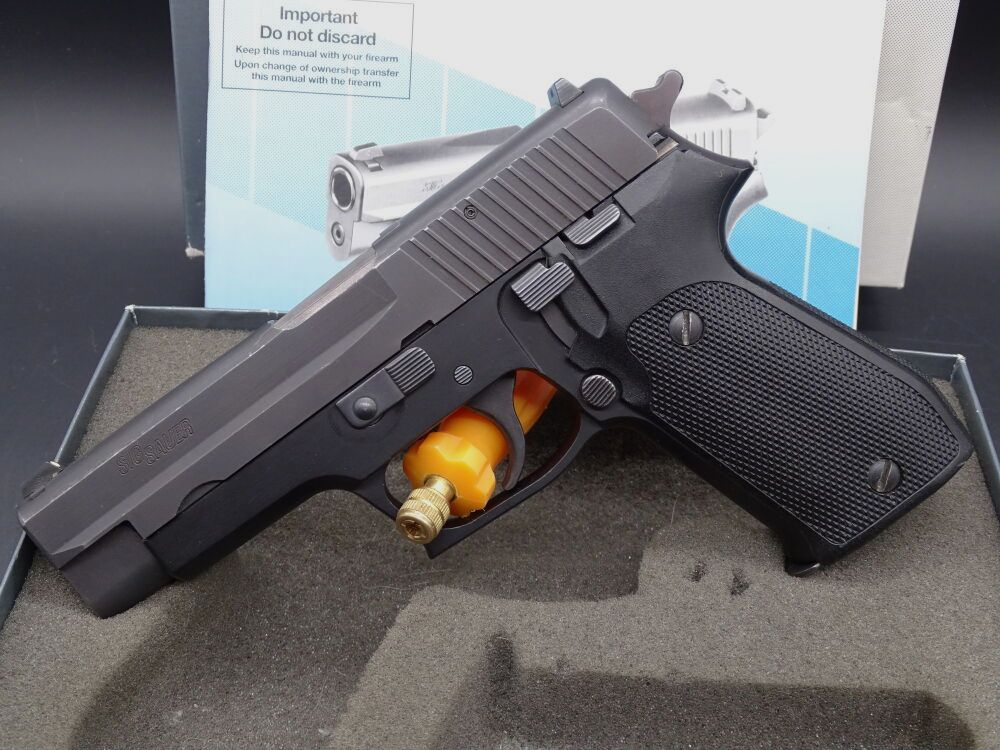 Sig Sauer P220 /1 Eckernförde Kaliber .45 Auto P220 / 1