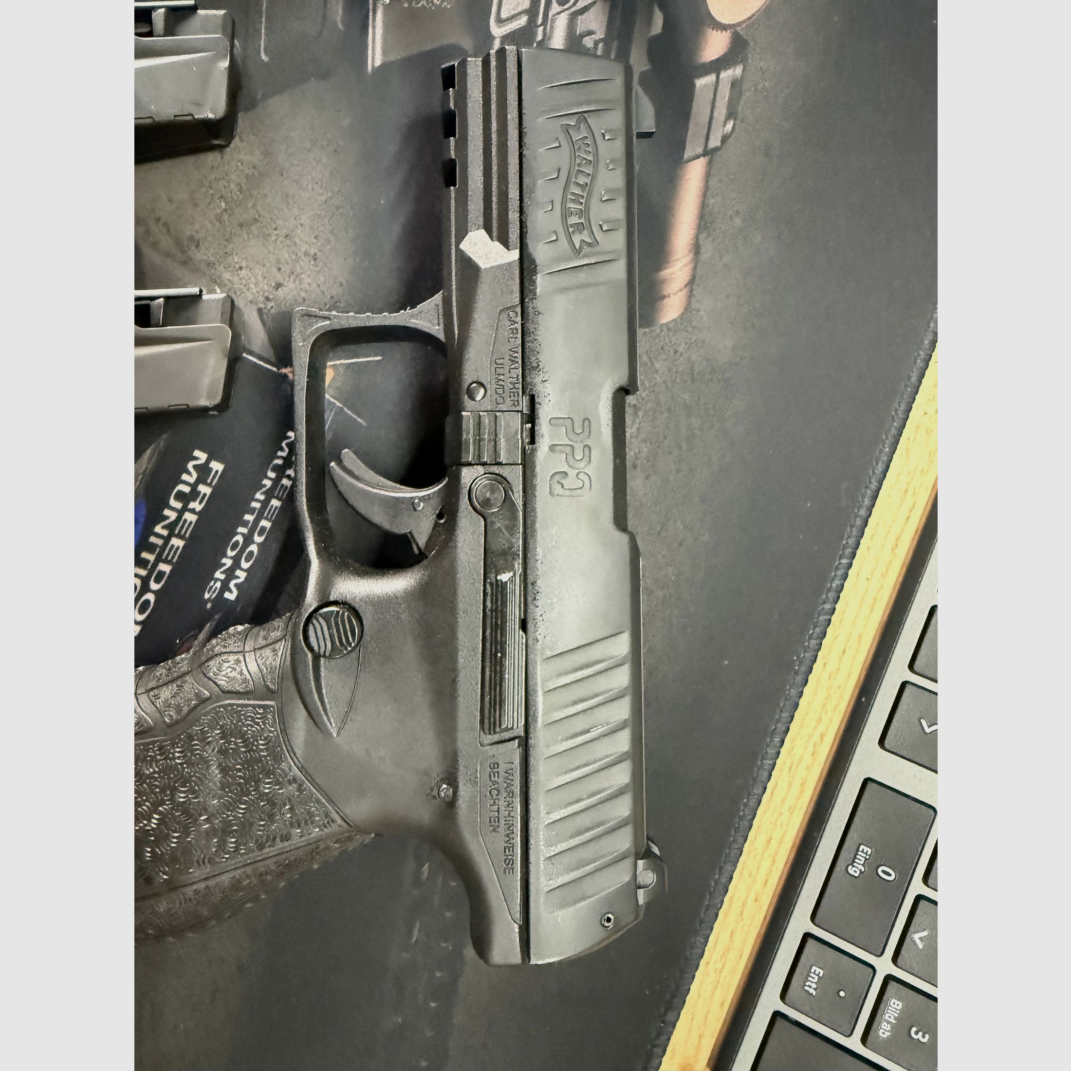 Walther PPQ mit 3 Magazinen und Originalzubehör