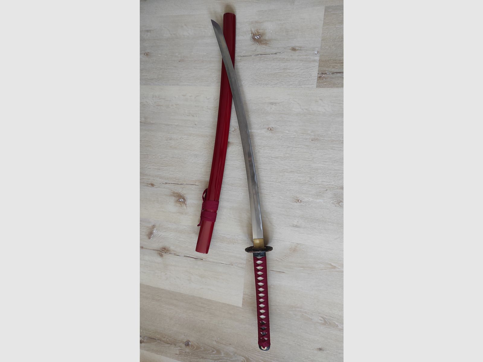Katana, Samuraischwert rot mit Stoffbeutel geschliffene Klinge
