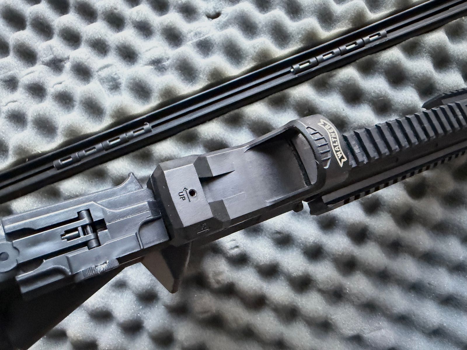 Heckler & Koch HK416 A5 kal. 4,5 mm stalowe BB Co2 | w zestawie z futerałem na broń | Nowy