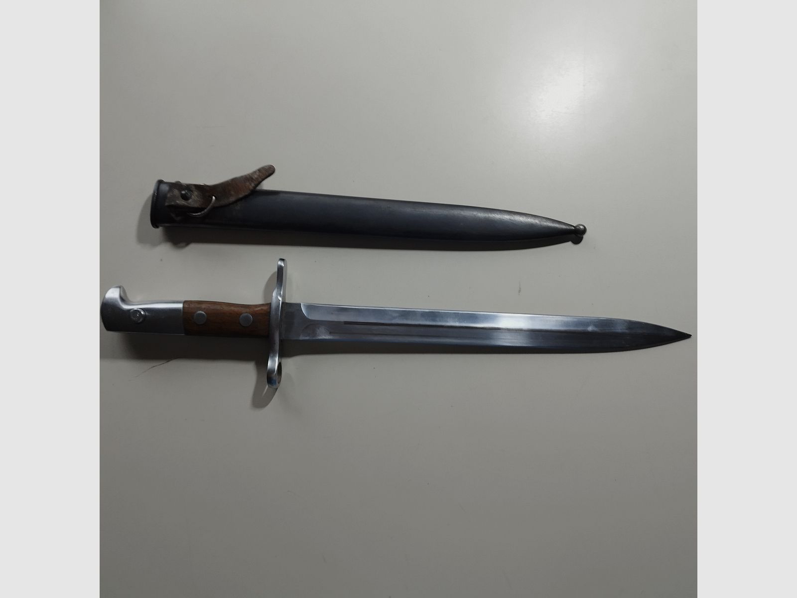 Schweizer Bajonett "Elsner Schwyz" Modell 1918 mit Metallscheide