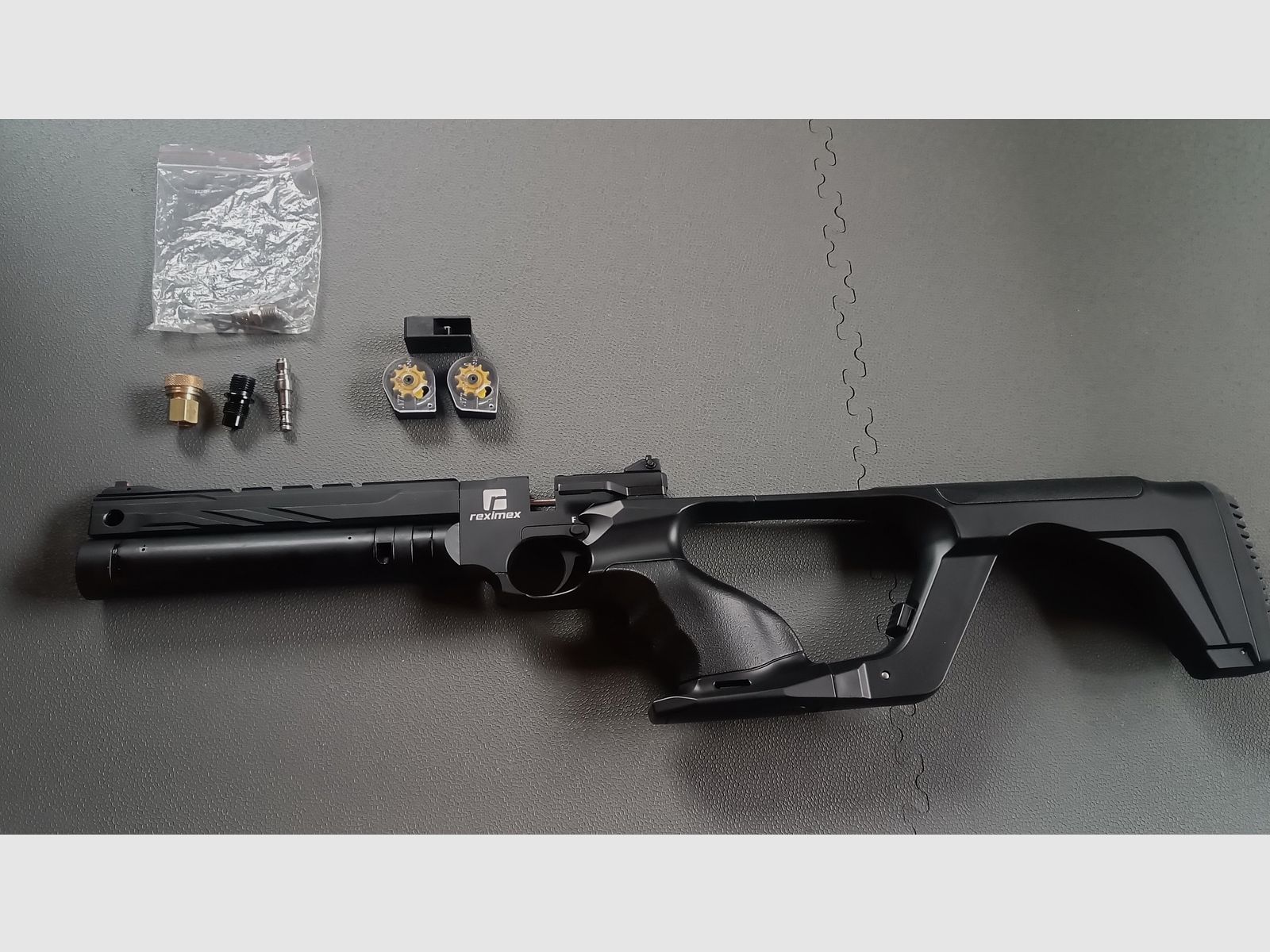 Reximex RP luchtpistool perslucht 4,5mm diabolo zwart aanlagkolf