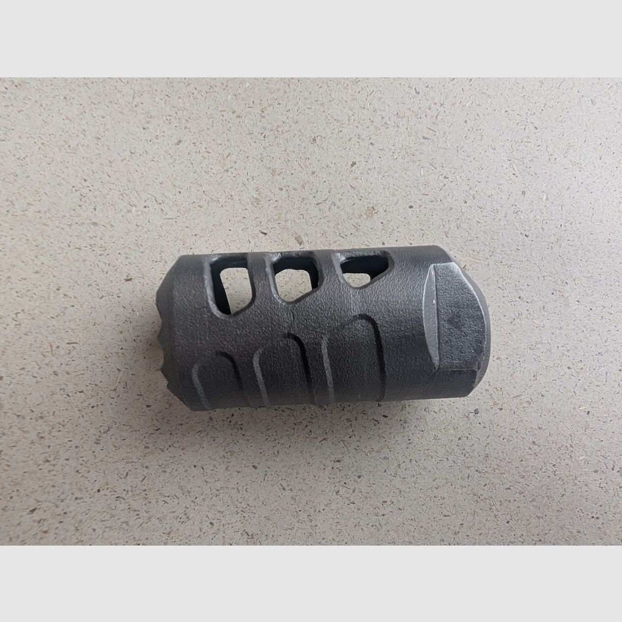 9mm kompensator z tytanu dla Hera PCC bez widocznych oznak