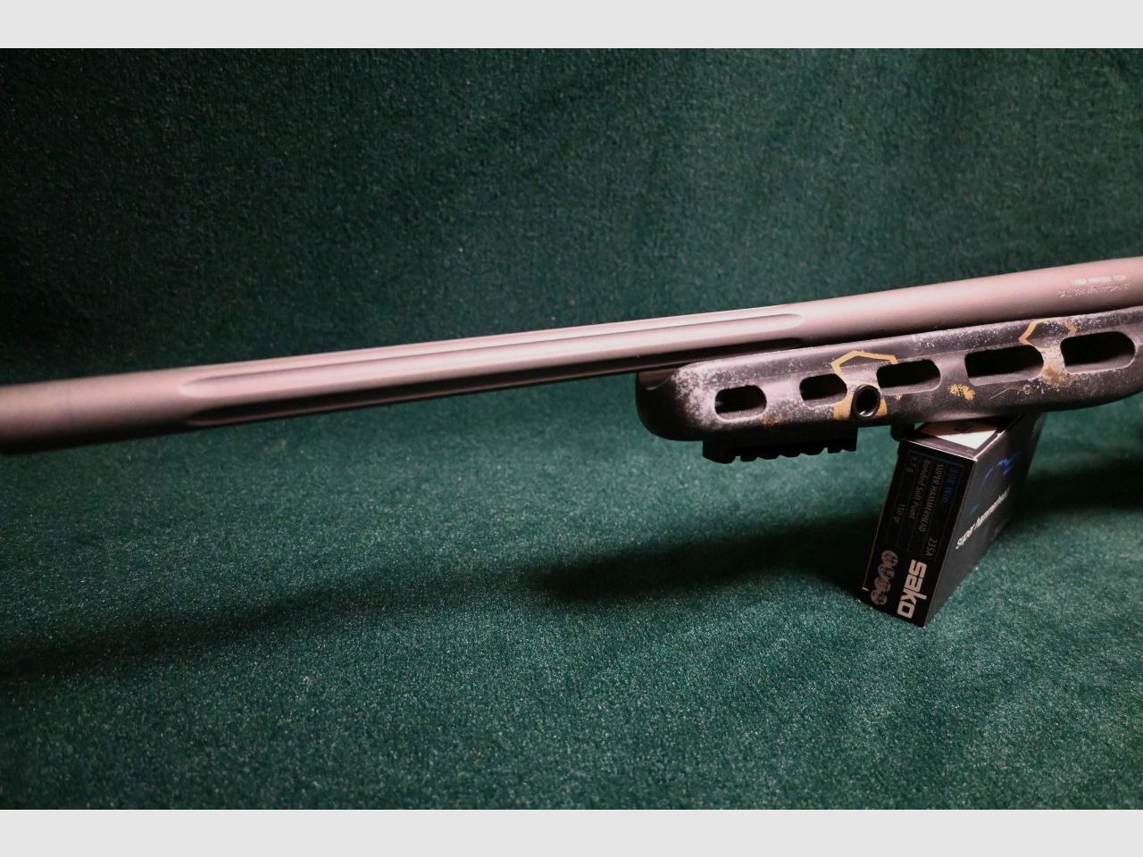 Tikka Roughtech dans la crosse de fusil allemande