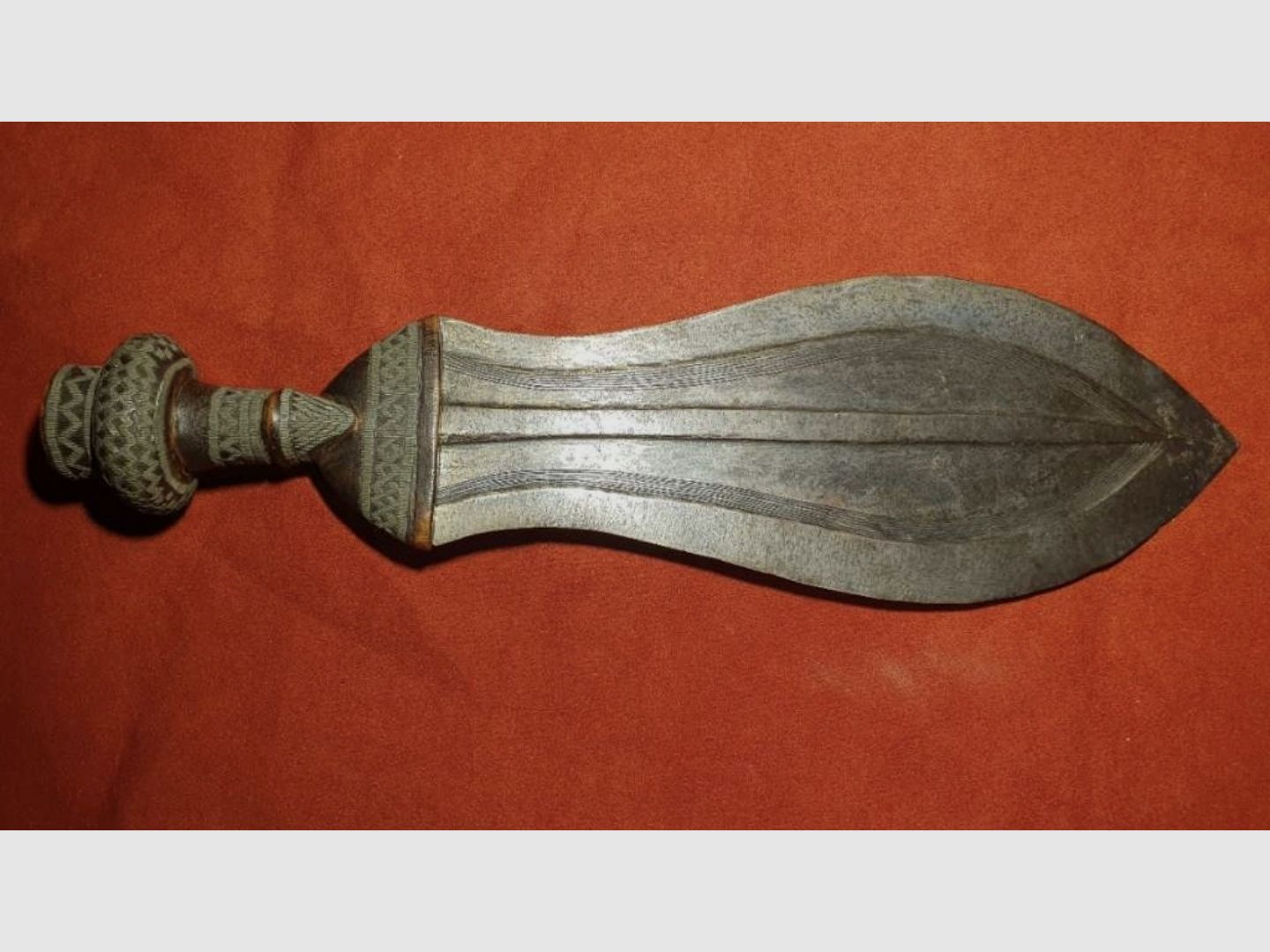 Bushono Ikula, short/ceremonial sword Belgian Congo