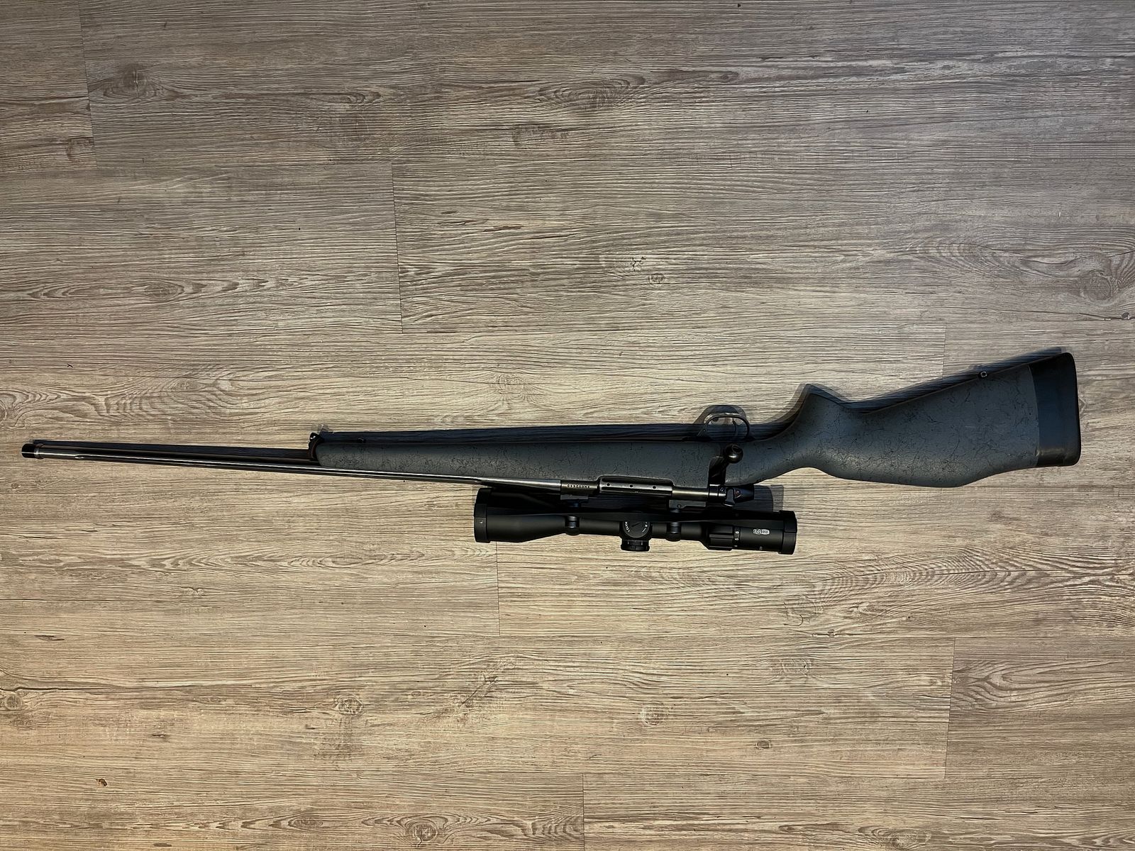 Weatherby Mark V Ultralight 300 wby Accumark
