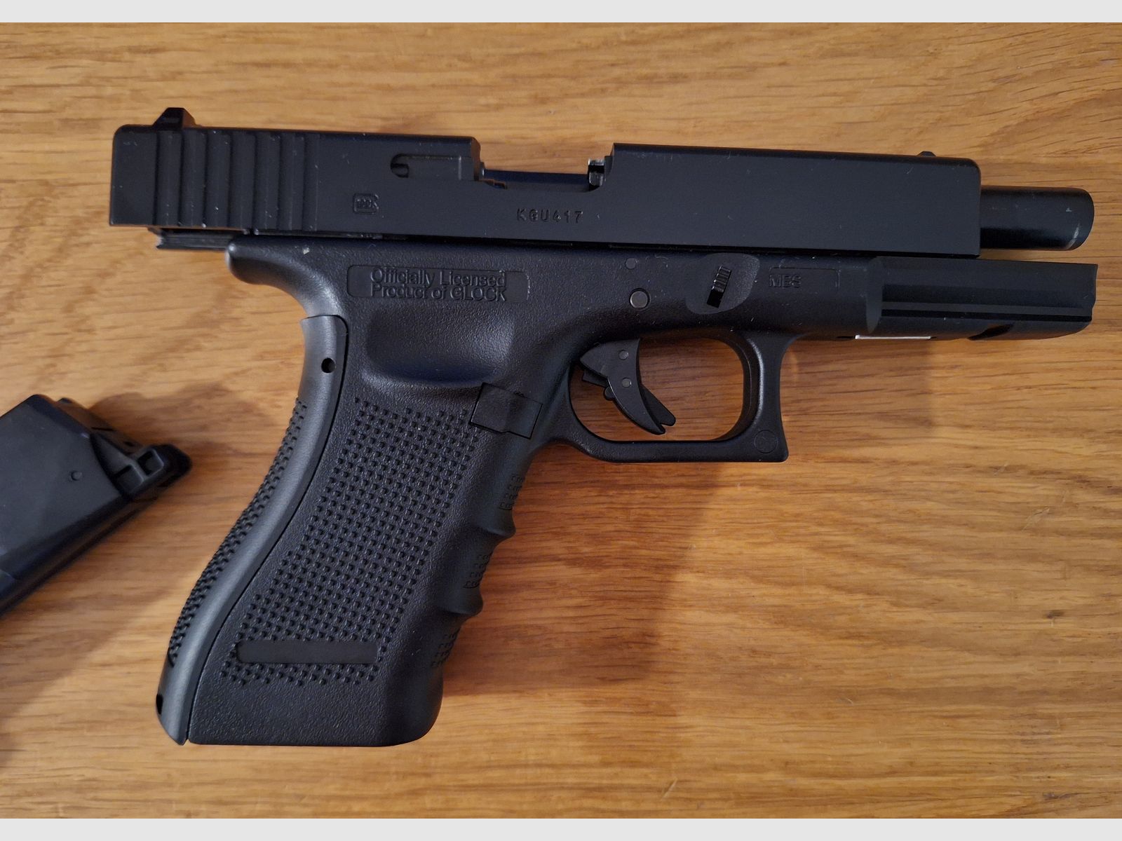 Glock 17 Gen4 Co2 guter Zustand 4,5 mm Stahl-BB mit Blowback