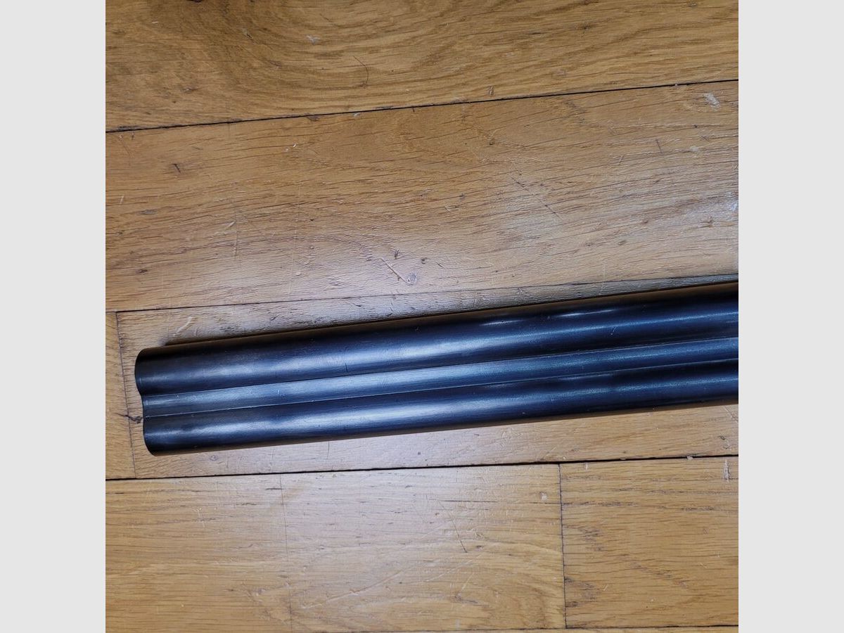 Sehr schönes Seitengewehr mit externen Hahn – In 12/70 – Von Victor Sarasqueta unter der Marke Ego – Echte Schlagplatten (!) – Hoher Verarbeitungsgrad – Pistolengriff mit Wiener Backe aus geöltem Nussbaum ohne die geringsten Makel – Große Reserve im Schlüssel – Spiegelkanonen mit perfekter Brünierung – Prüfung 1200 bar -Neuwertig, Bild 19 von 38