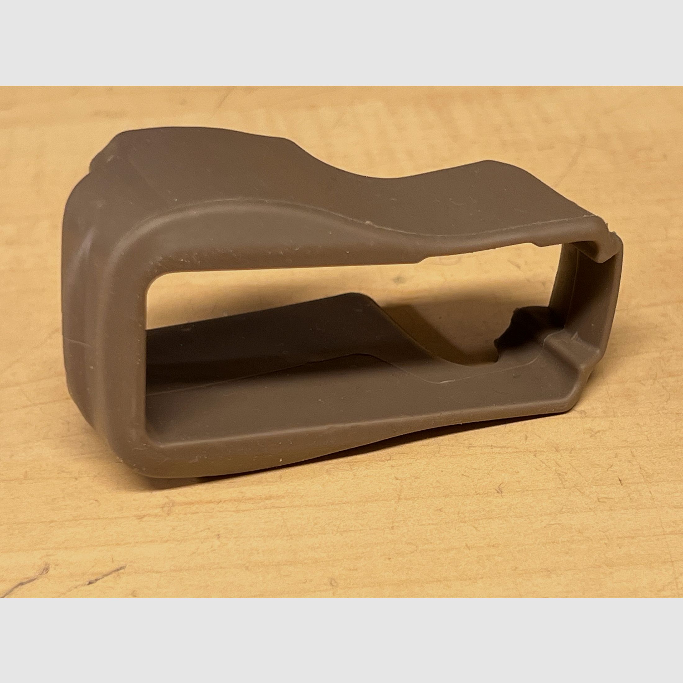 Magwell in gomma adattivo per M4 in TAN