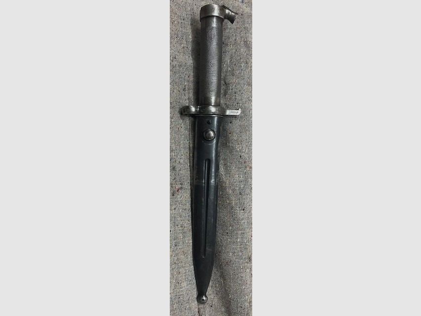 Schwedisches Bajonett Modell 1896 für den Schwedenmauser. Der Hersteller ist die Firma E.J.A.B. - Eskilstuna Jernolegets Aktion Bolaget in Eskilstuna / Schweden.