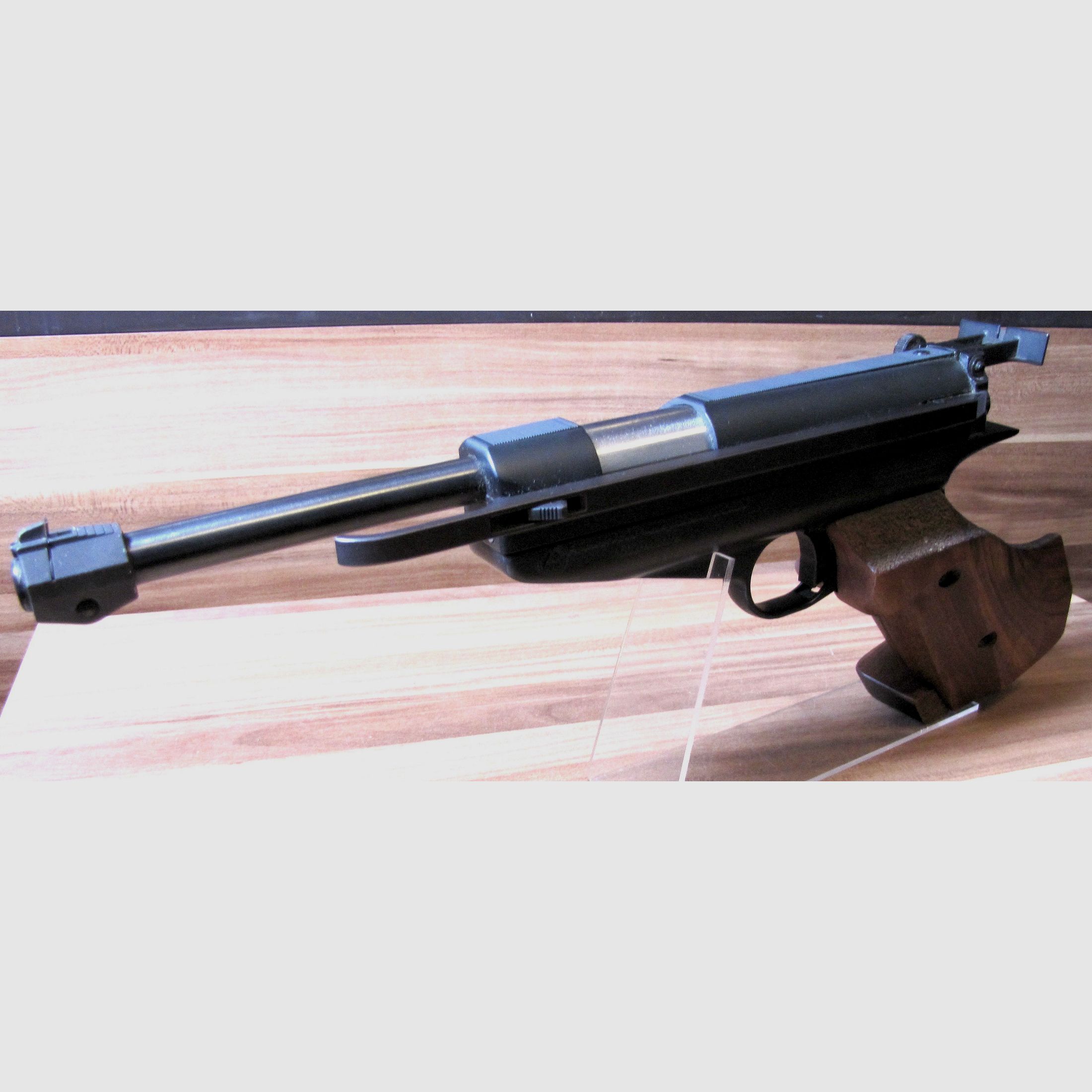 Match pistolet à air comprimé Feinwerkbau 65