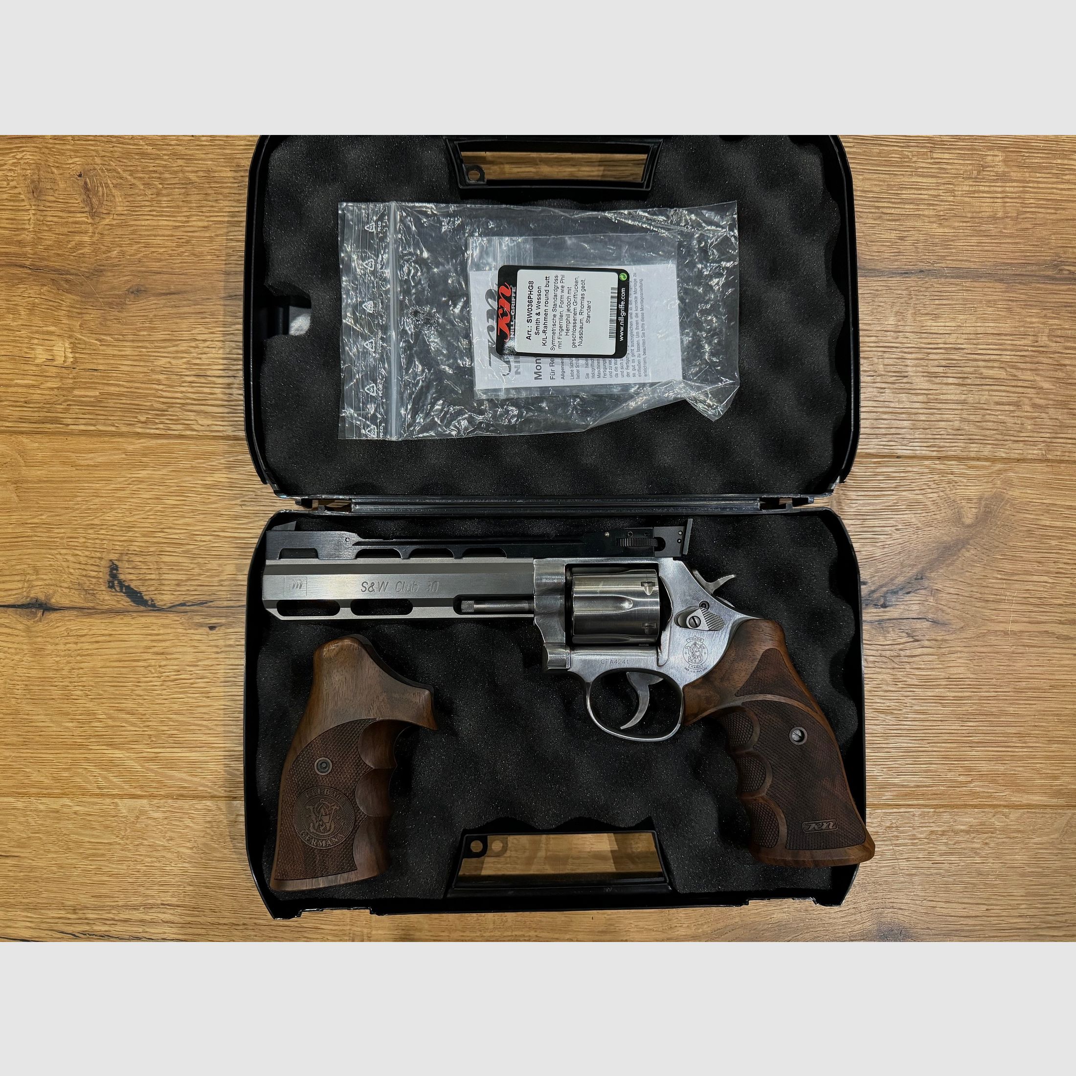 Smith & Wesson Club 30 Competition I