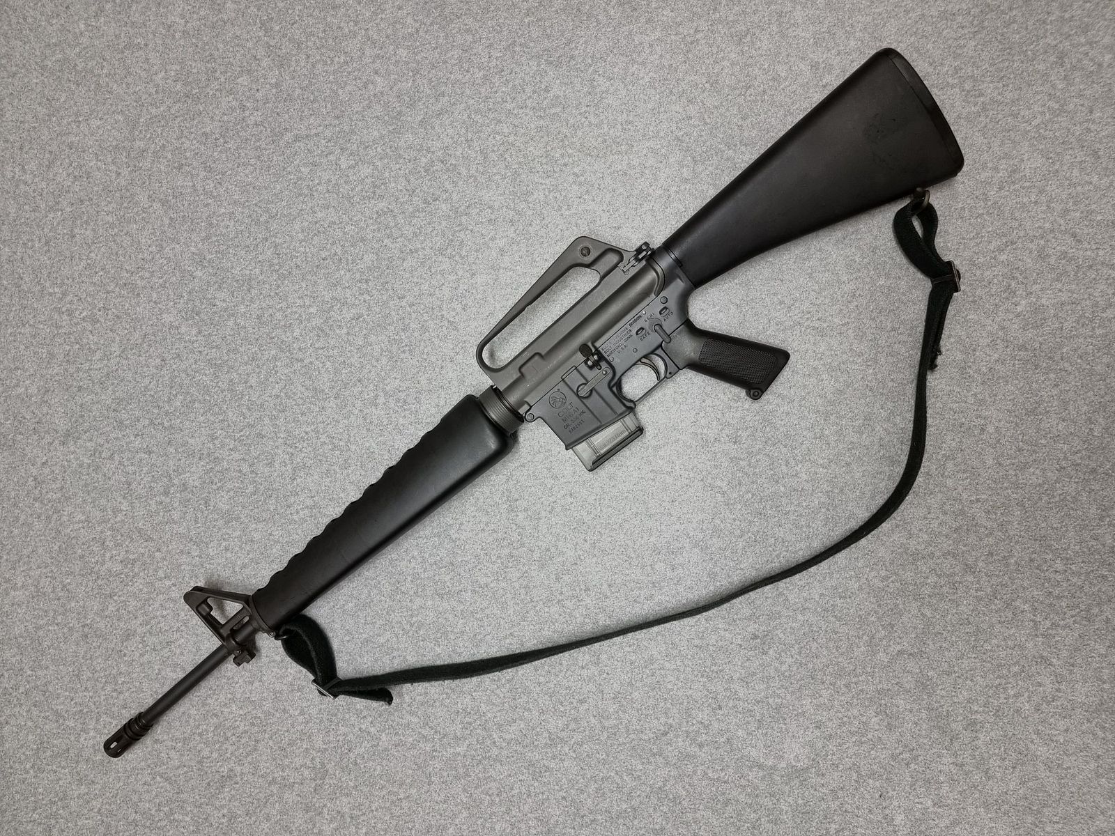 Oryginalny Colt M16 A1 - Niedermeier SG Ar15 - Kaliber .223 Remington - Era Wietnamu