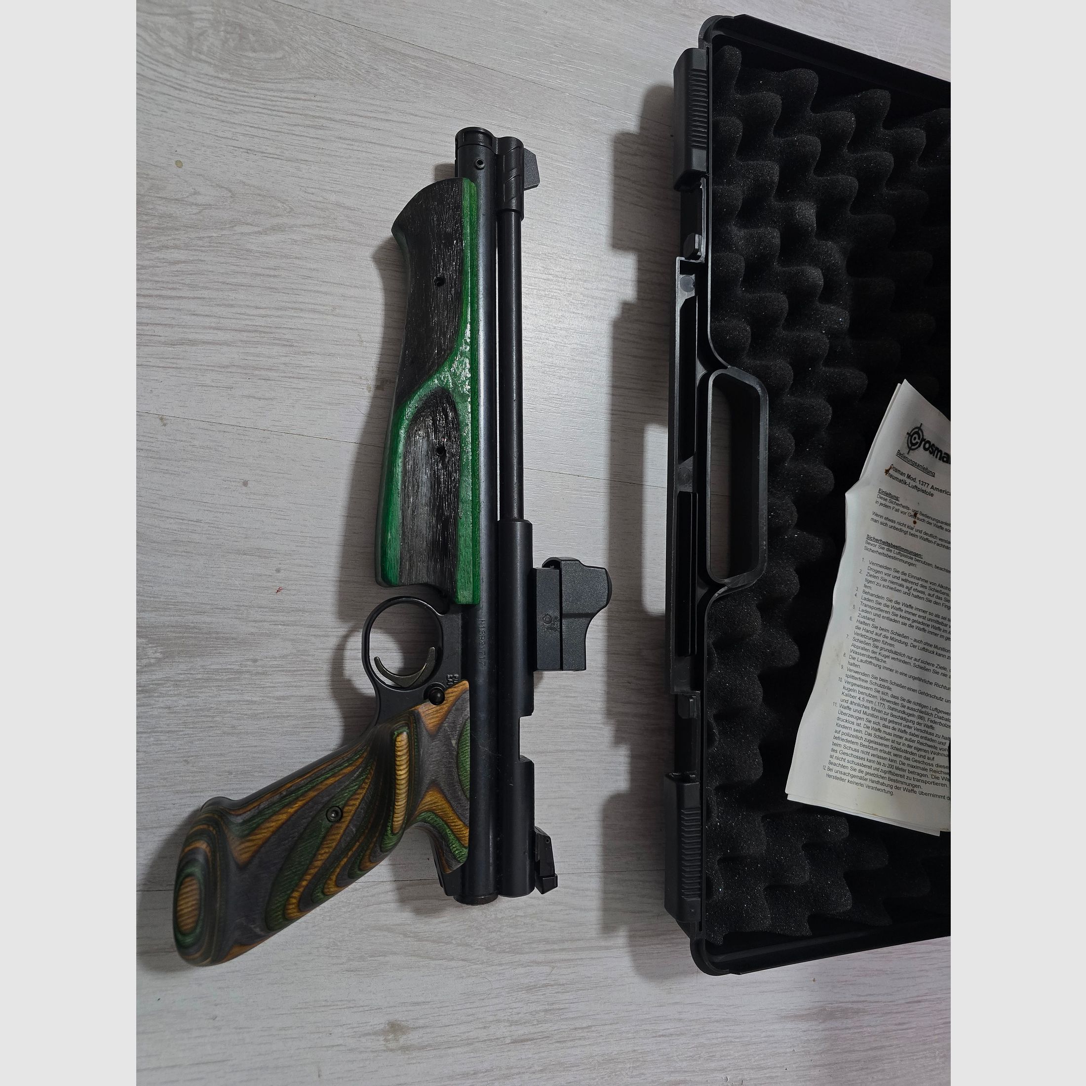 SAMMLERSTÜCK CROSSMAN 1377, VECTOR ROTER PUNKT UND KOFFER! !