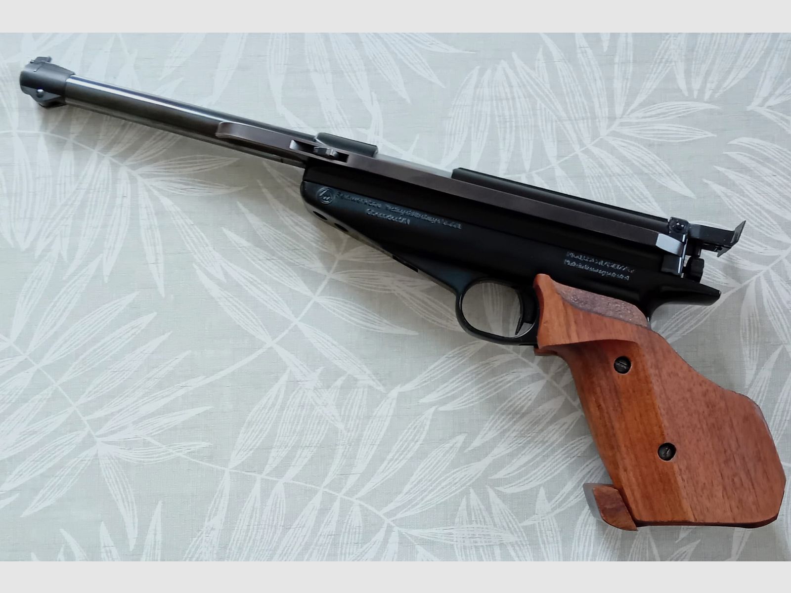 <Pistola de aire comprimido Feinwerkbau Modelo 65