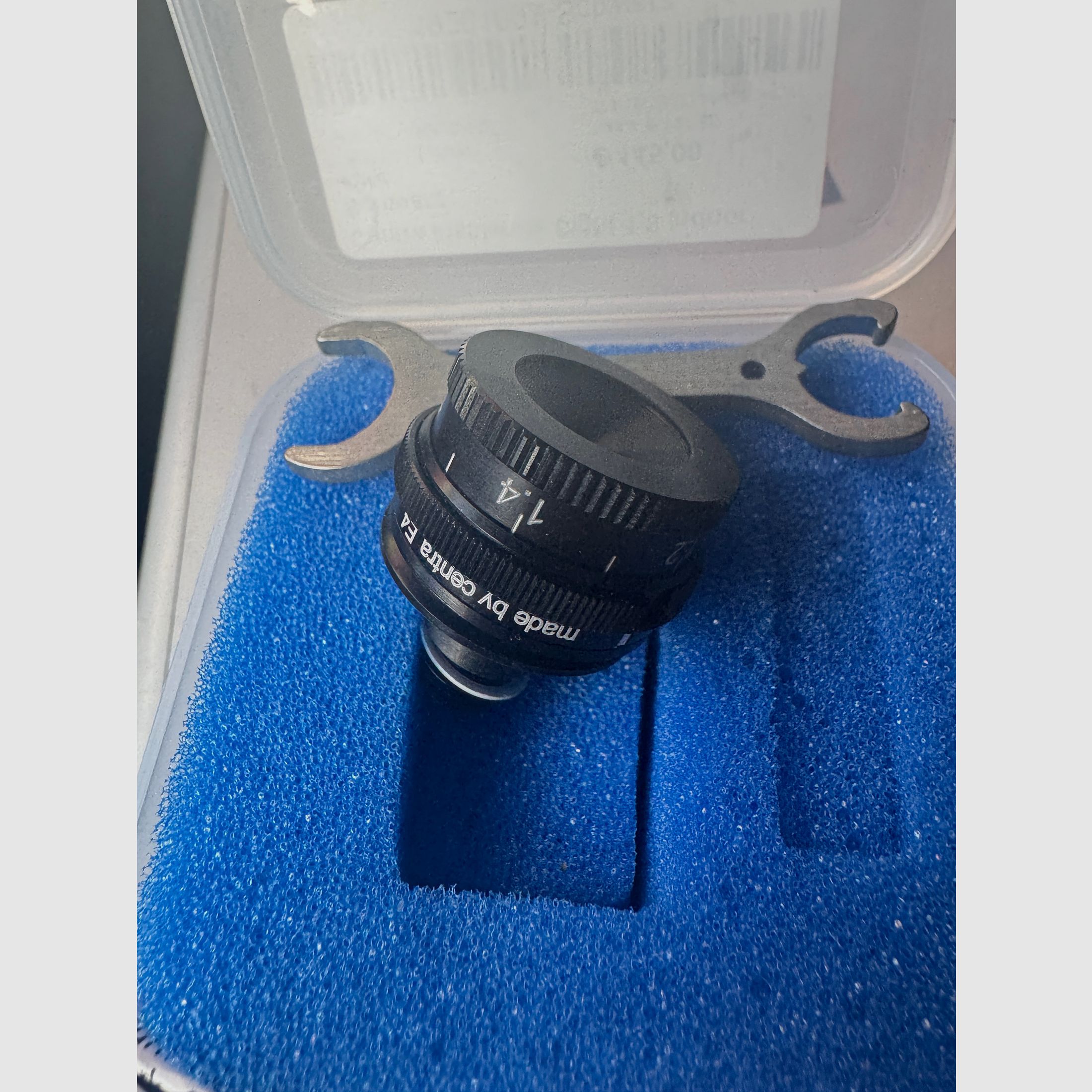 Central iris diaphragm view 1.8 inside black