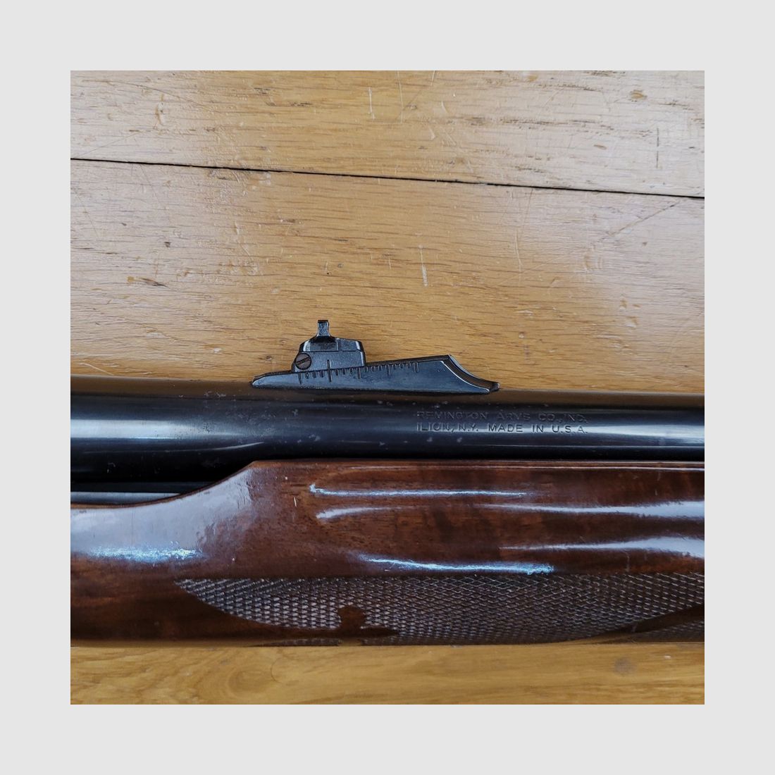 Zeer goed pompgeweer Remington – Mod 870 Wingmaster – Glad loop van 51 cm – 12/70 – 7+1 (!) – Luxe afwerking – Uitstekende staat, afbeelding 9 van 33