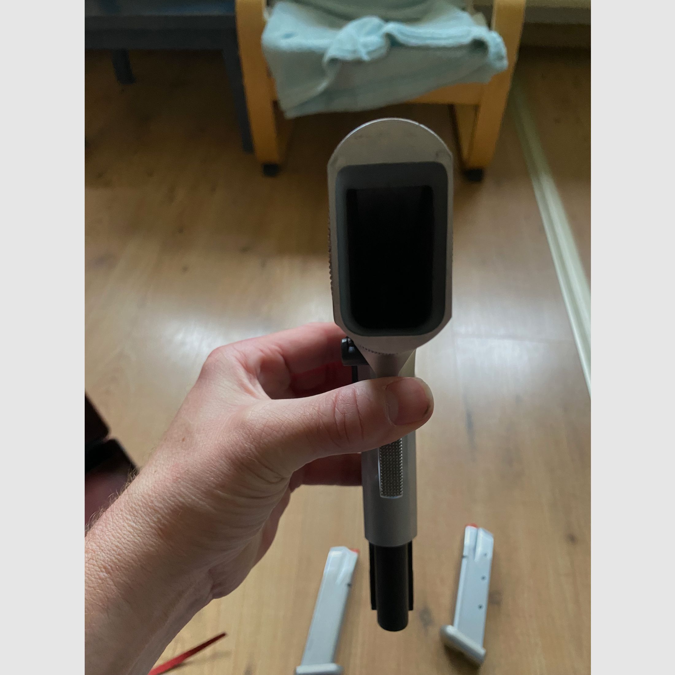 Tanfoglio Limited 9 mm Luger con sistema intercambiable .22 lr para IPSC, tiradores deportivos, etc.