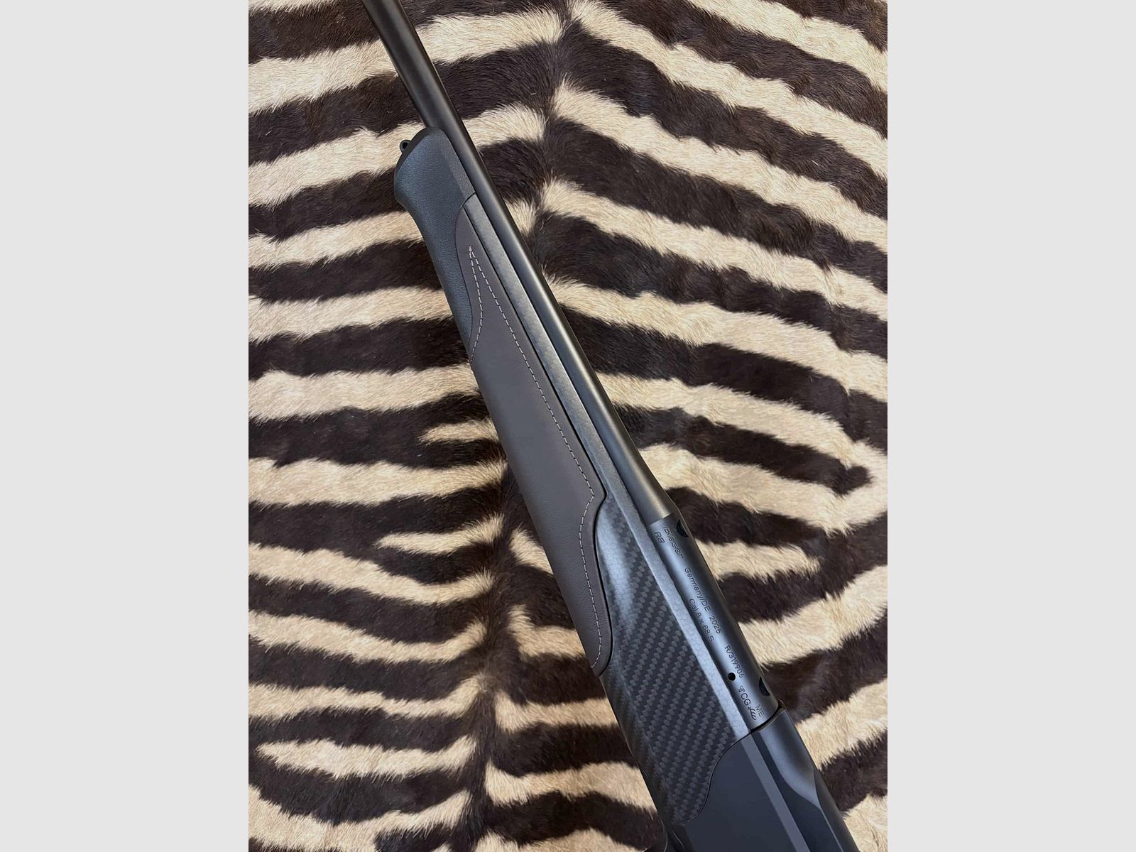 Blaser R8 Ultimate Carbon Cuir Cacao – Kal. 8x68S – ca. 65cm gewinde, Bild 5 von 10