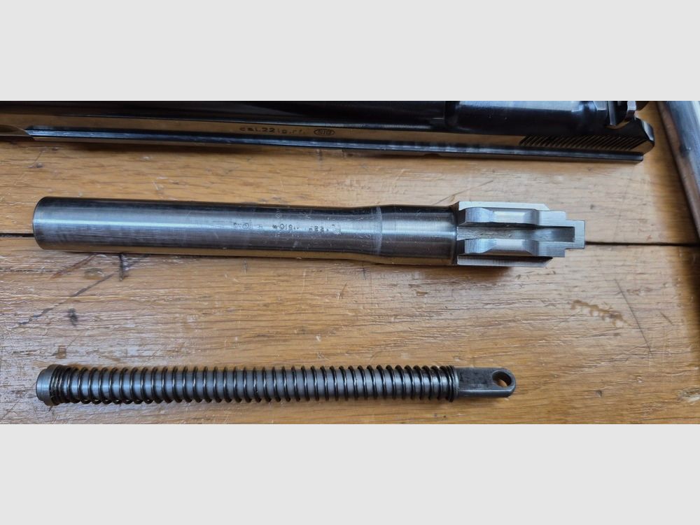 Wunderschöne Umrüstung für SIG P210 – Kaliber 22LR – Mit seinem speziellen Stahlmagazin 1. Art – Geeignet für SIG mit 120mm Lauf wie P 210-2, 3, 4, 6… – Komplett und im neuwertigen Zustand – Selten! – TBE+++, Bild 7 von 15
