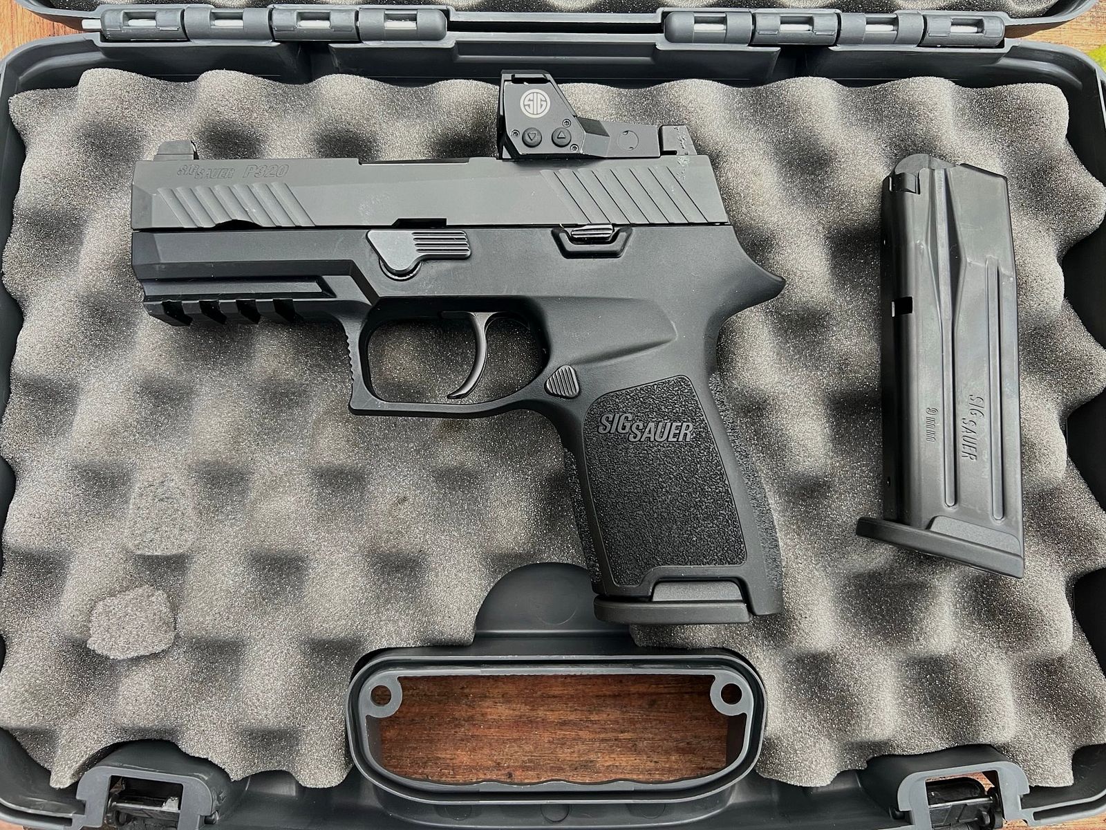 Halbautomatische Pistole SiG P320 RX Compact mit ROMEO 1 Leuchtpunktvisier. Als Komplettwaffe oder Wechselsystem (s.u.)