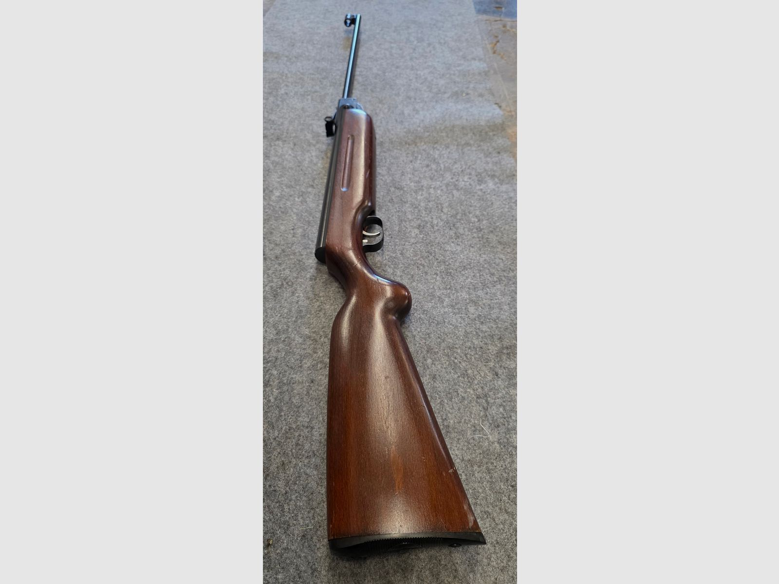 Weihrauch HW 35 z 1970 r. z oznaczeniem F, karabinek łamany, wiatrówka kaliber 4,5 mm HW35